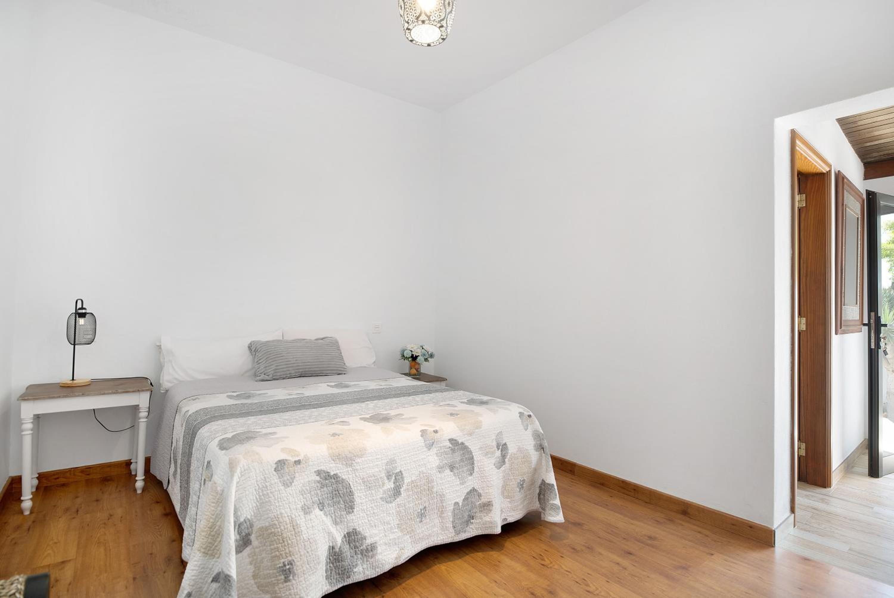 Three-Bedroom House photo 2