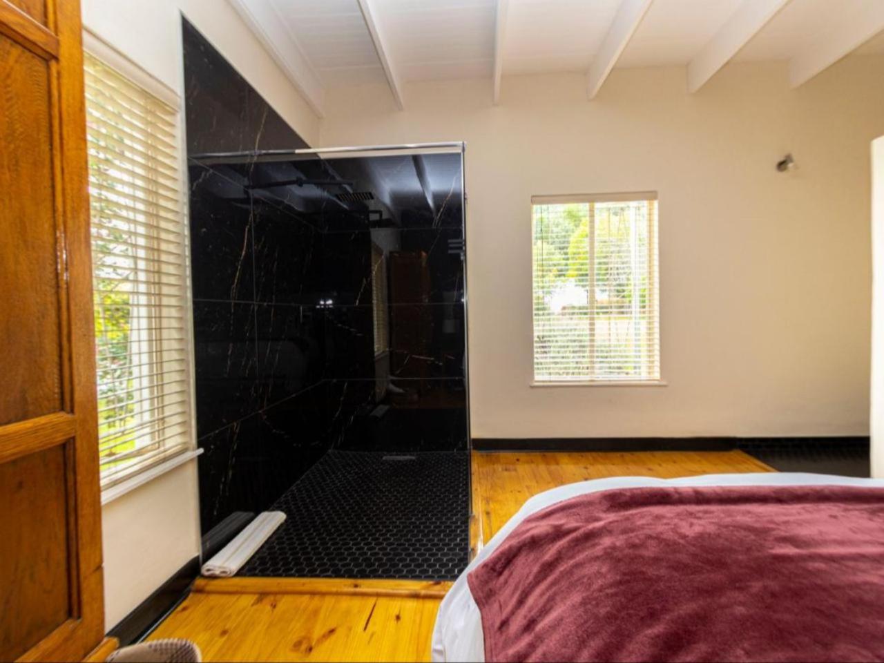 Comfort King Room photo 3