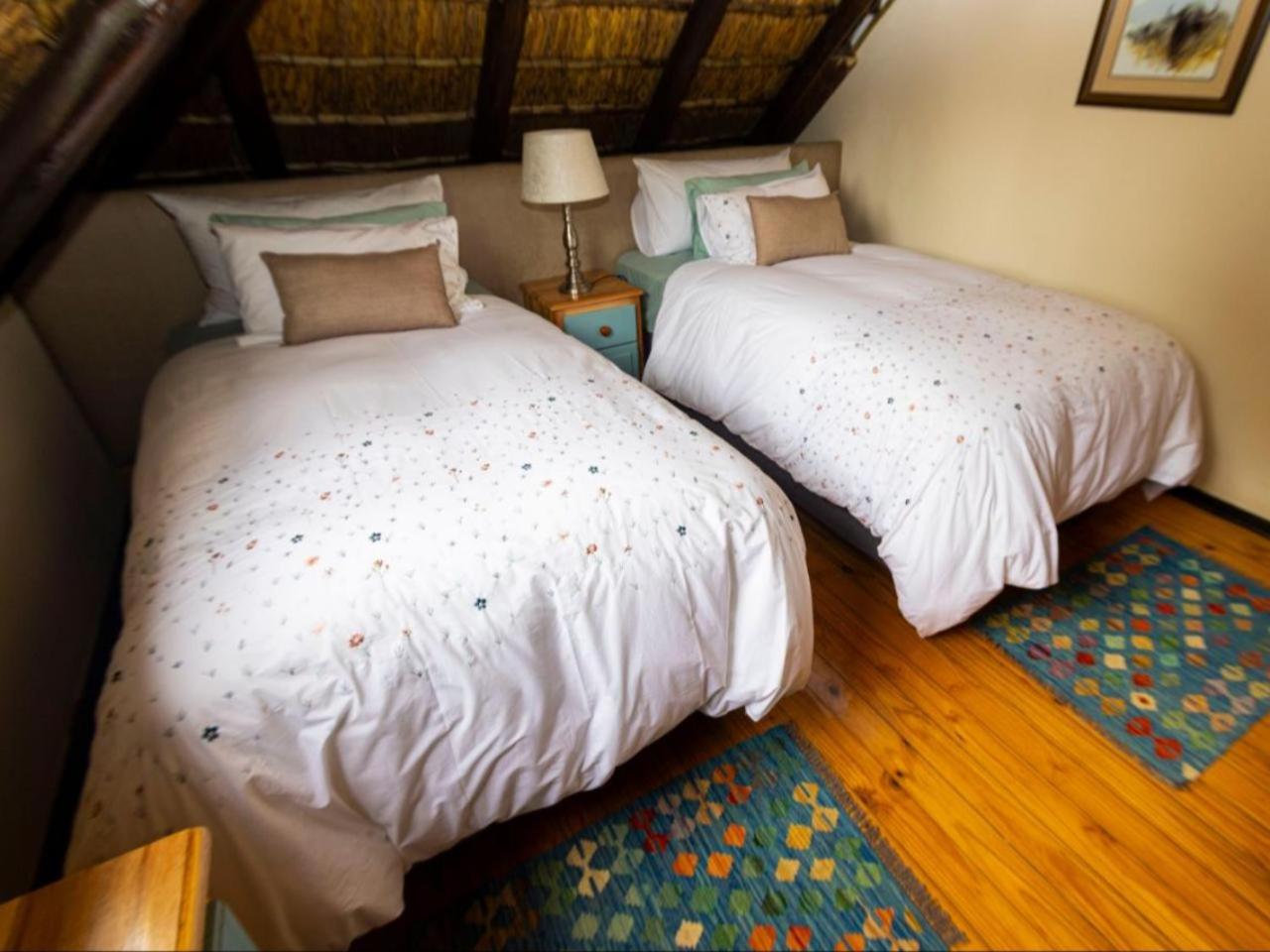 Double Room with Shared Bathroom photo 3