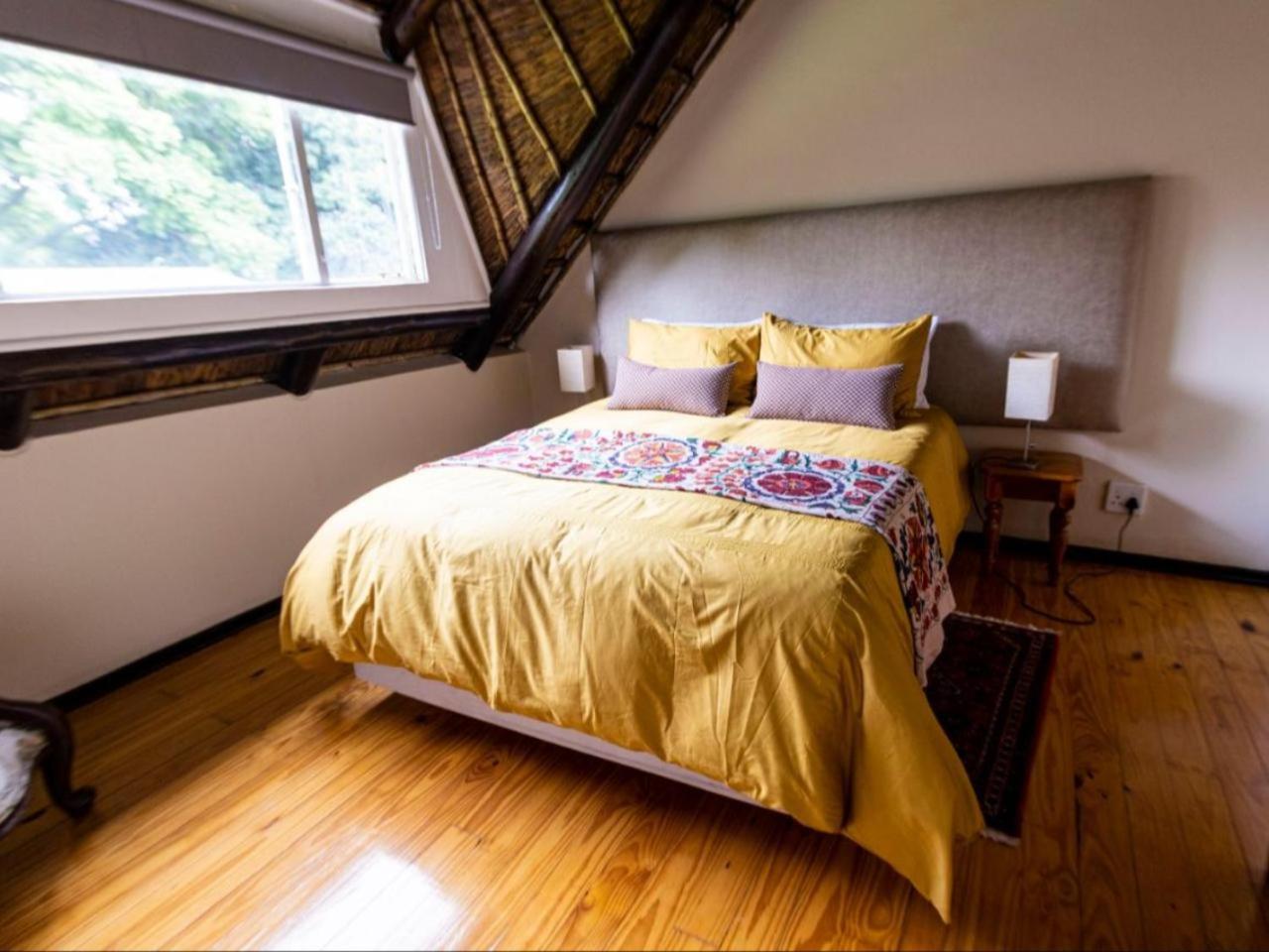 Double Room with Shared Bathroom photo 2