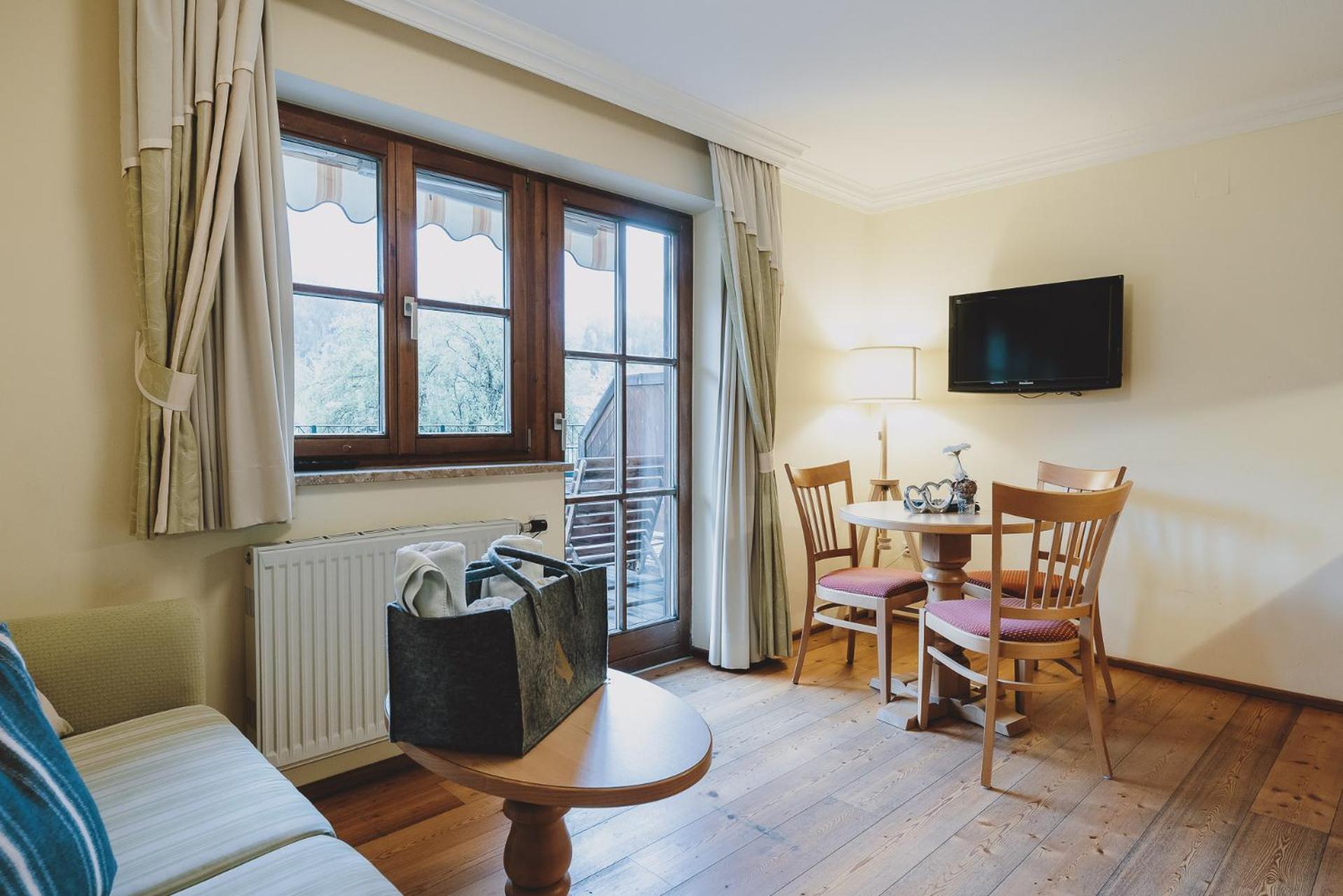 Apartment with Terrace and free spa entry to Alpentherme photo 3