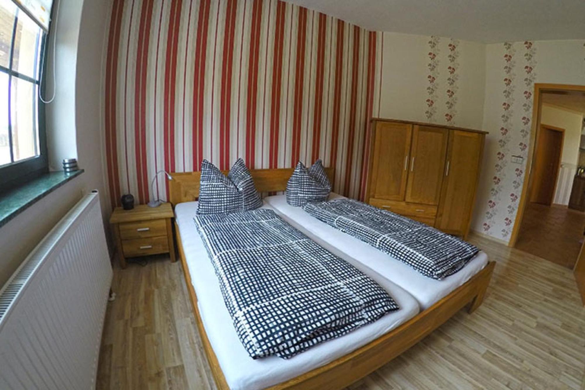Two-Bedroom Deluxe Apartment with Garden View photo 3
