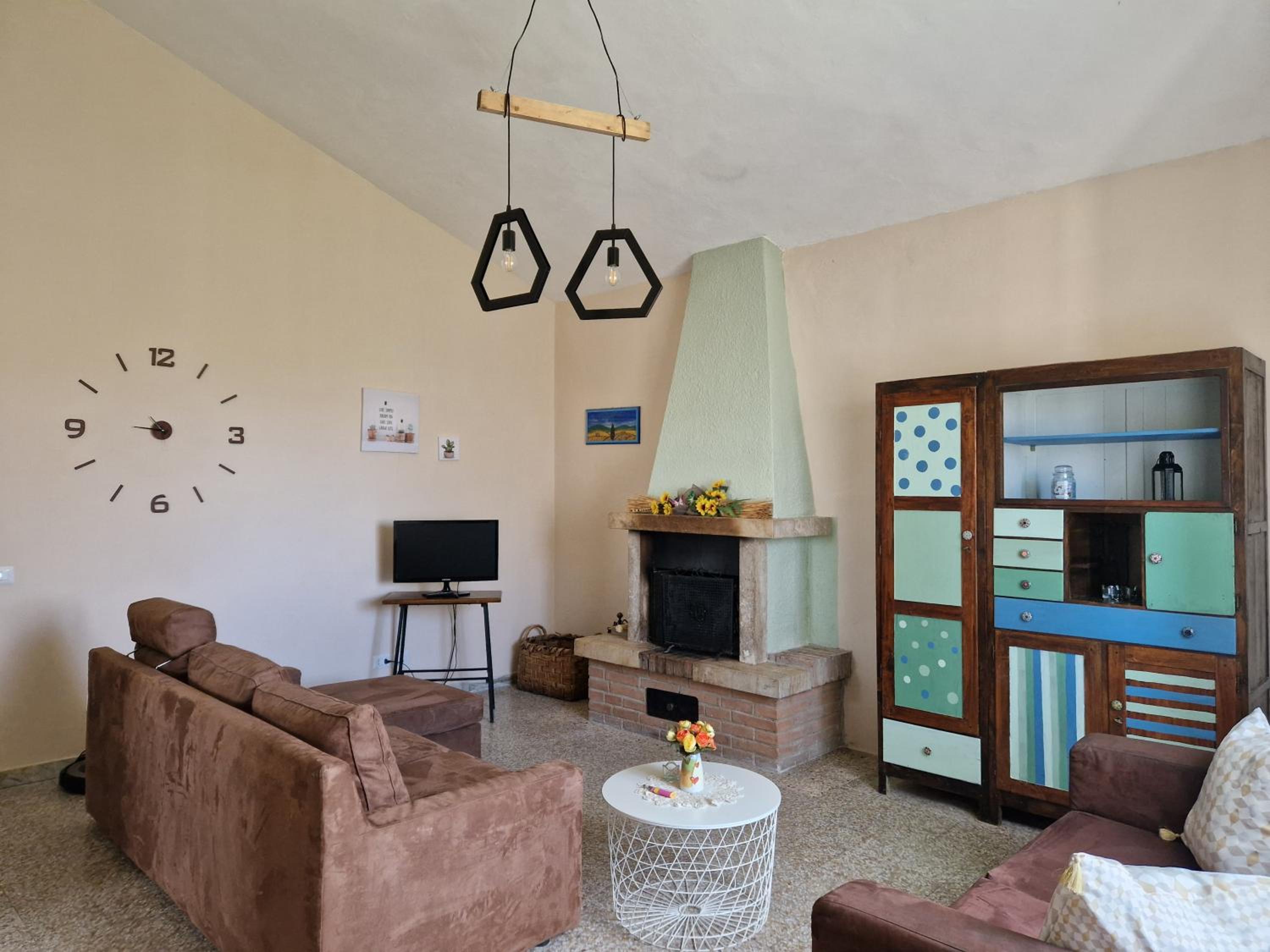 Three-Bedroom Apartment photo 2