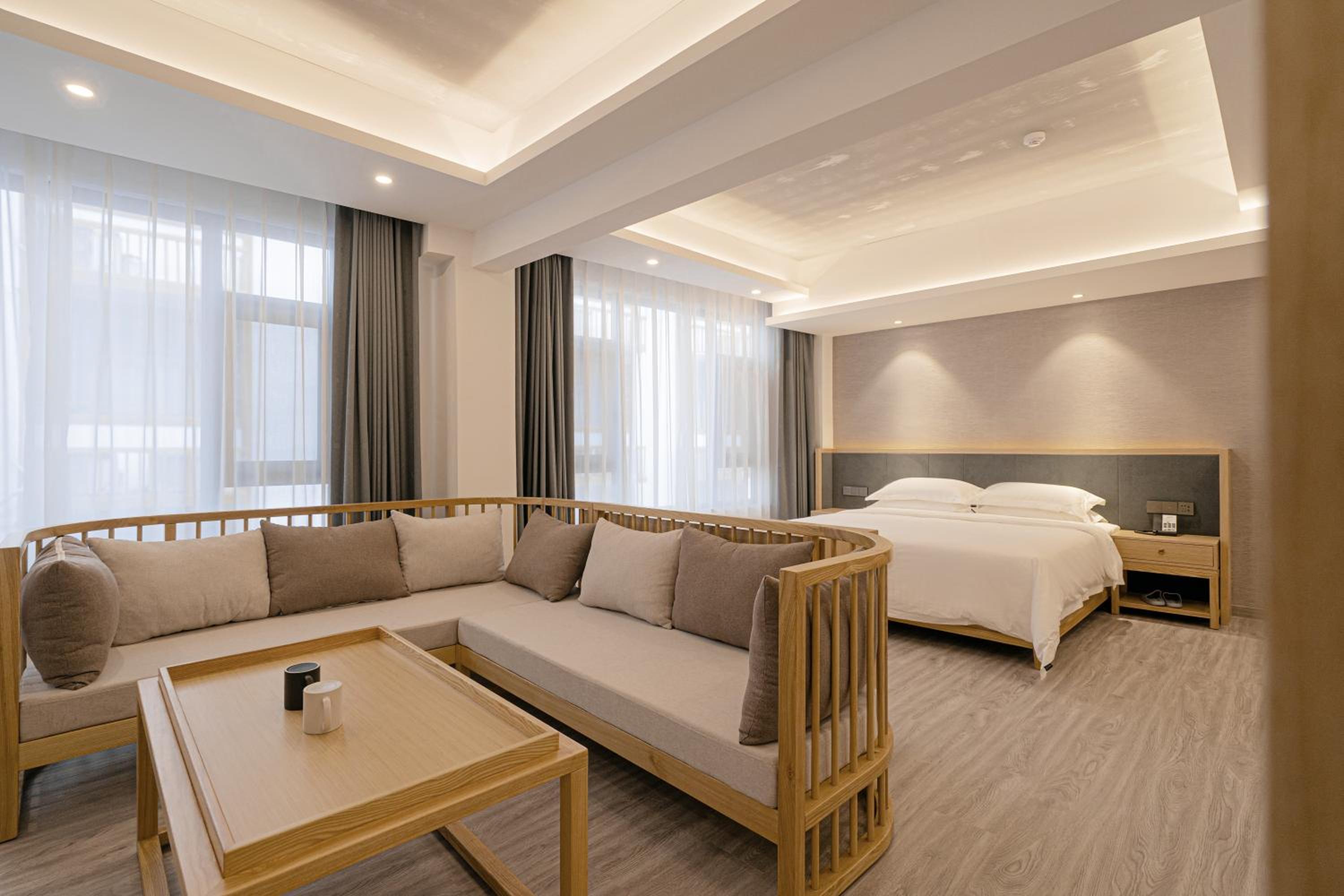 Deluxe Suite photo 3