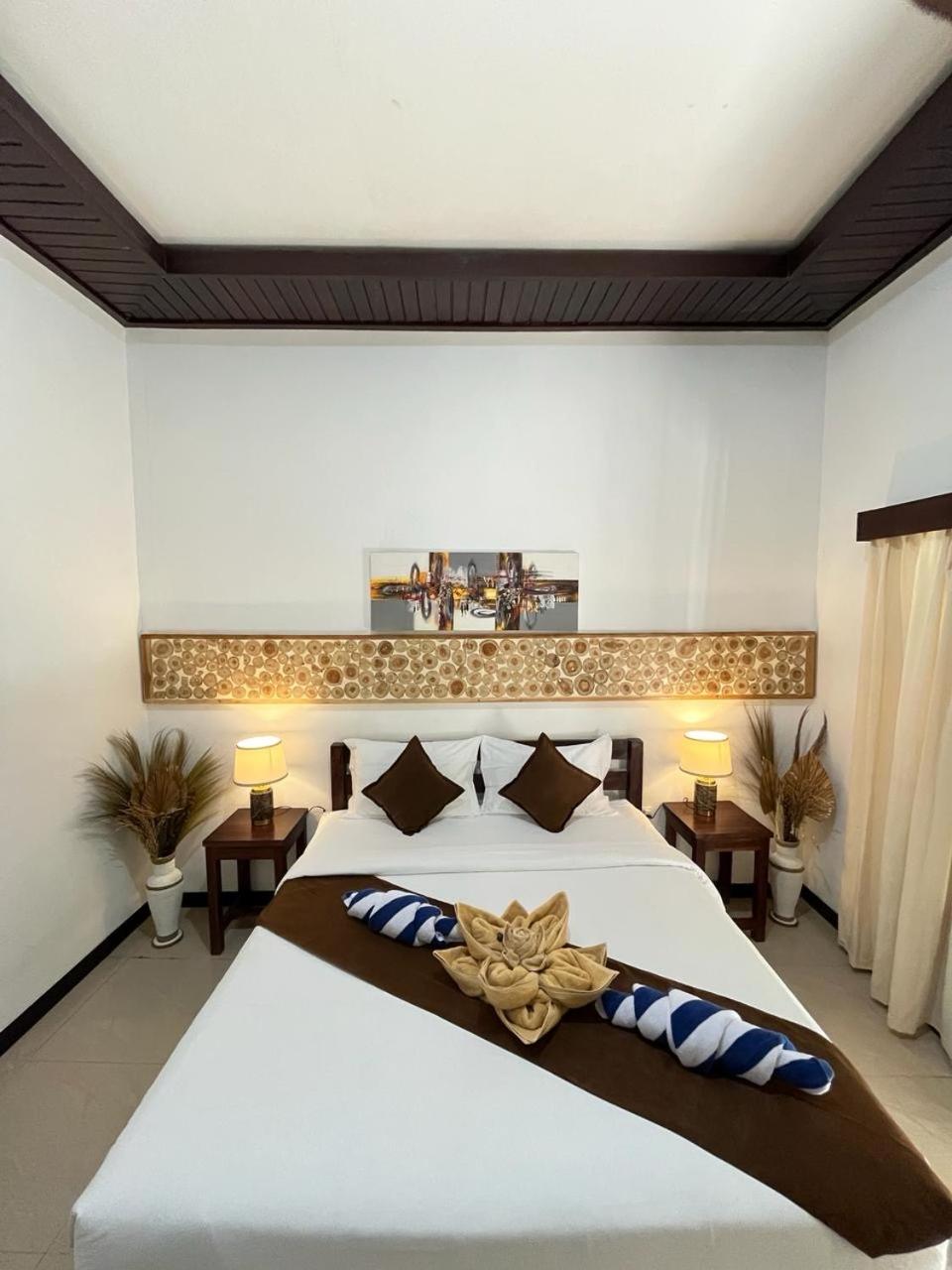Deluxe Room - Photo 14