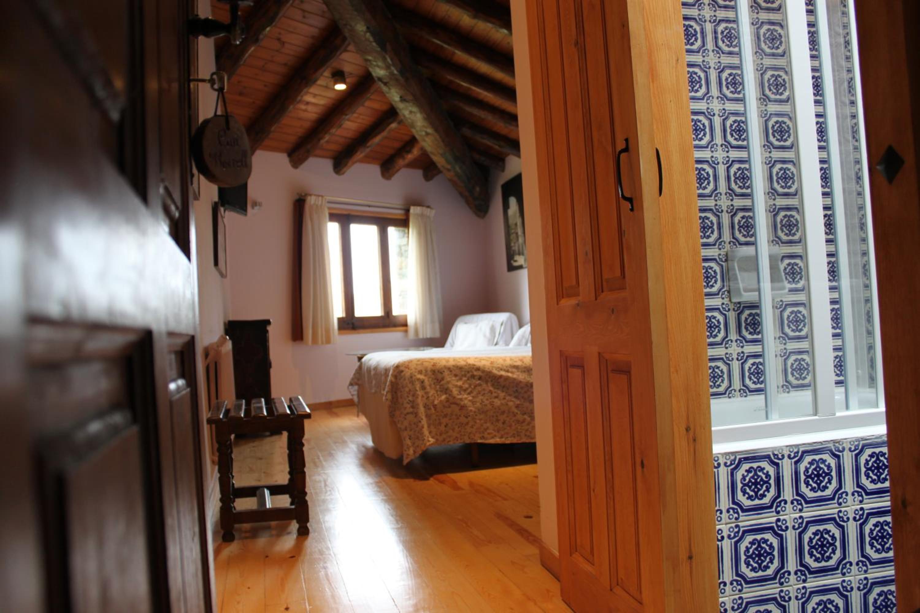 Double Room - Photo 7