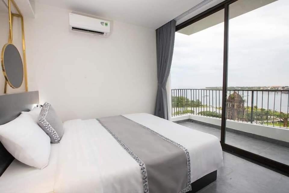 King Room with Sea View - Photo 1