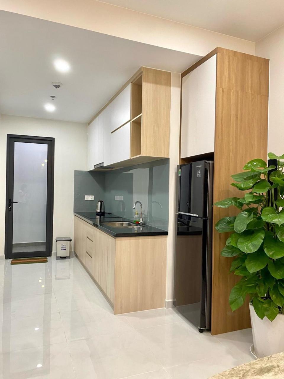 One-Bedroom Apartment - Photo 3