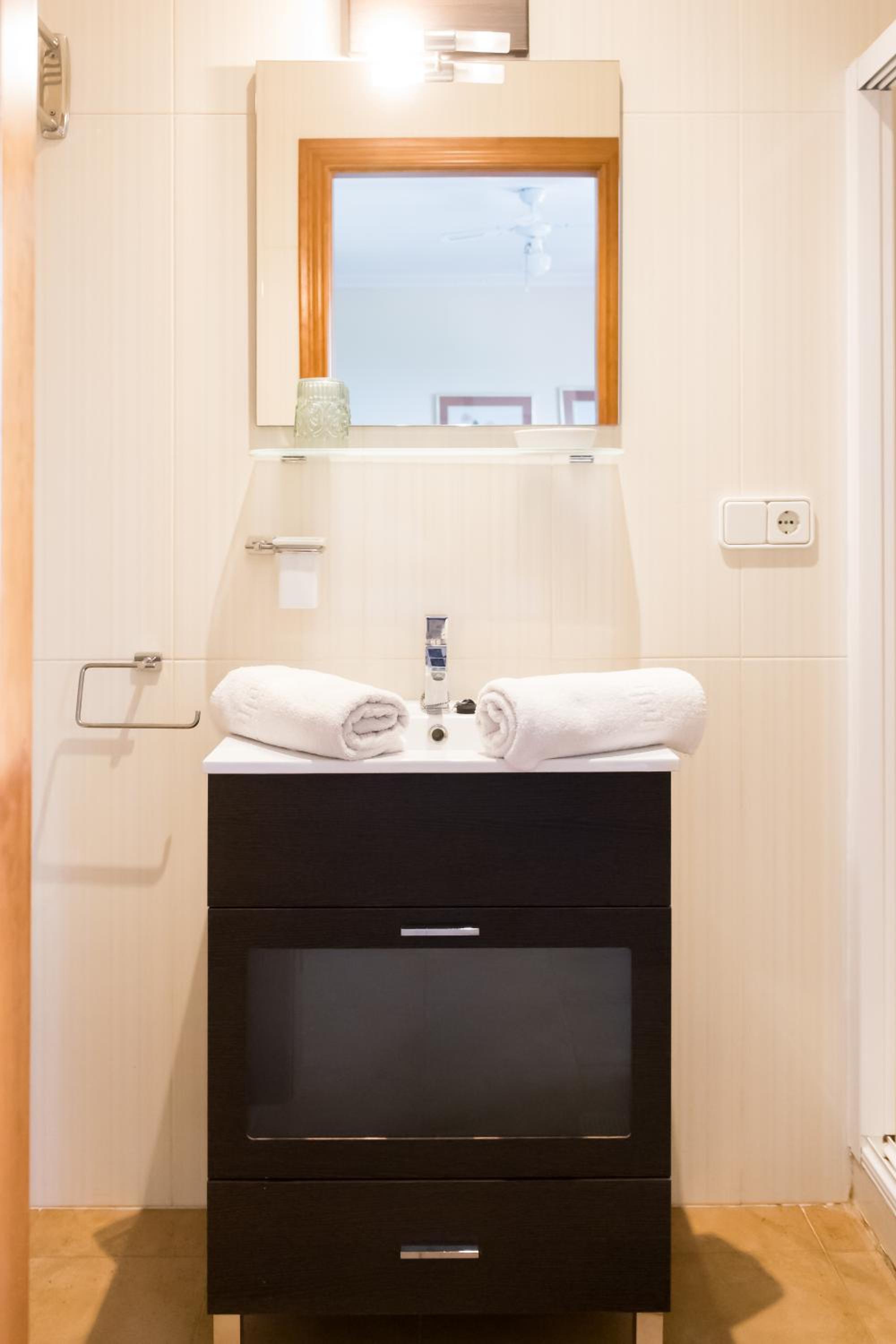 Deluxe Double Room with Shower photo 3