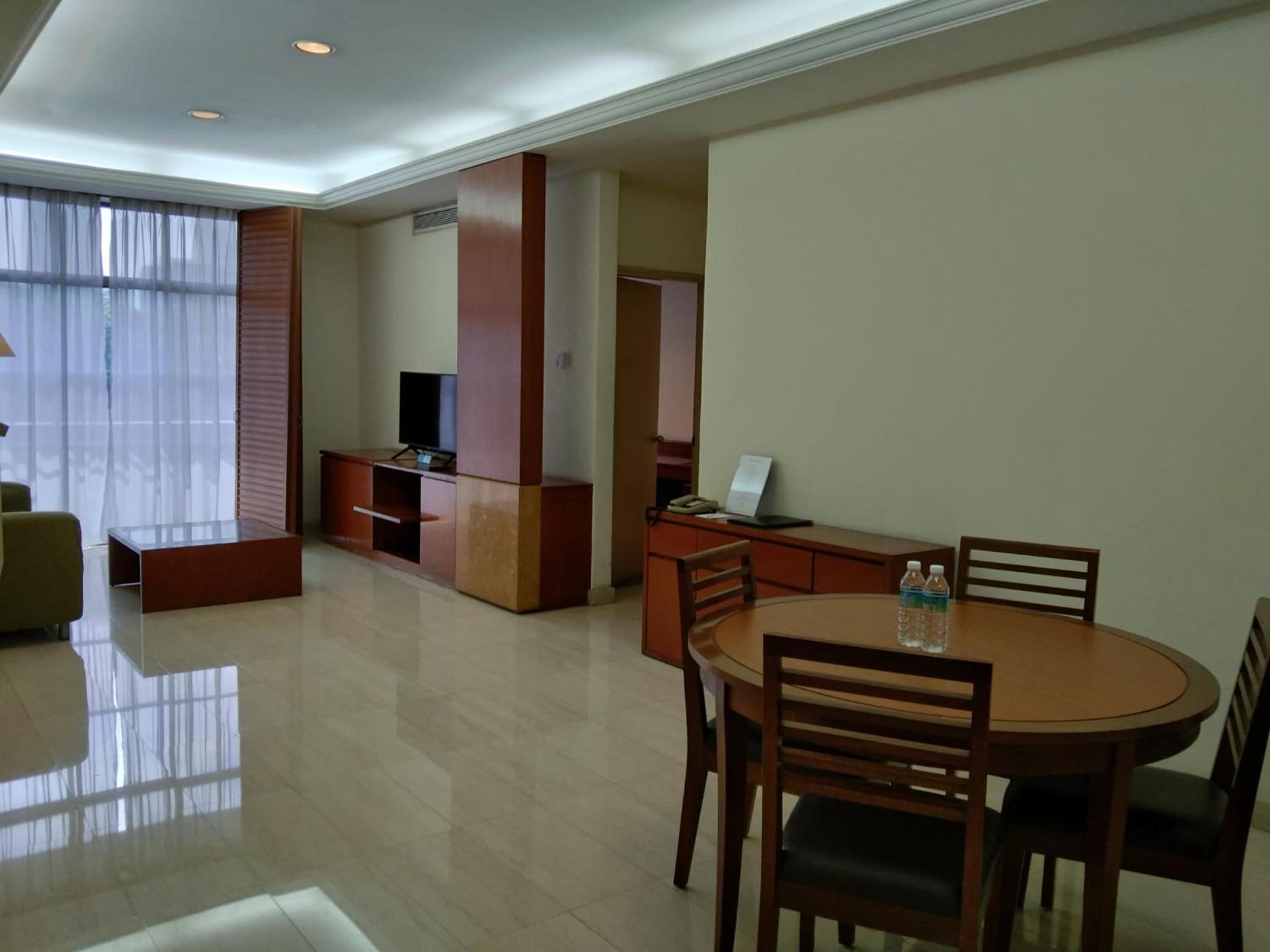 One-Bedroom Apartment with City View