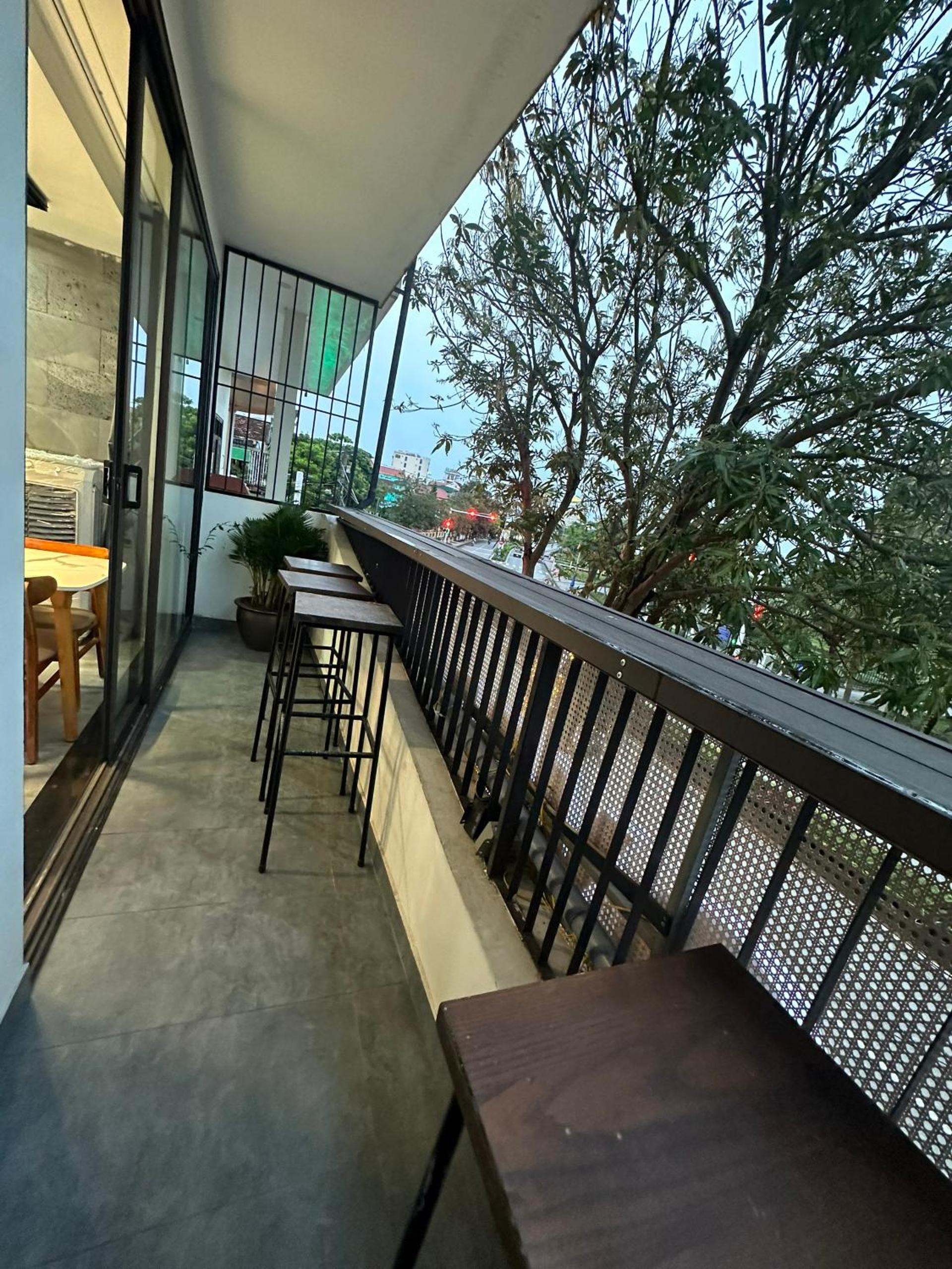 Studio with Balcony - Photo 8