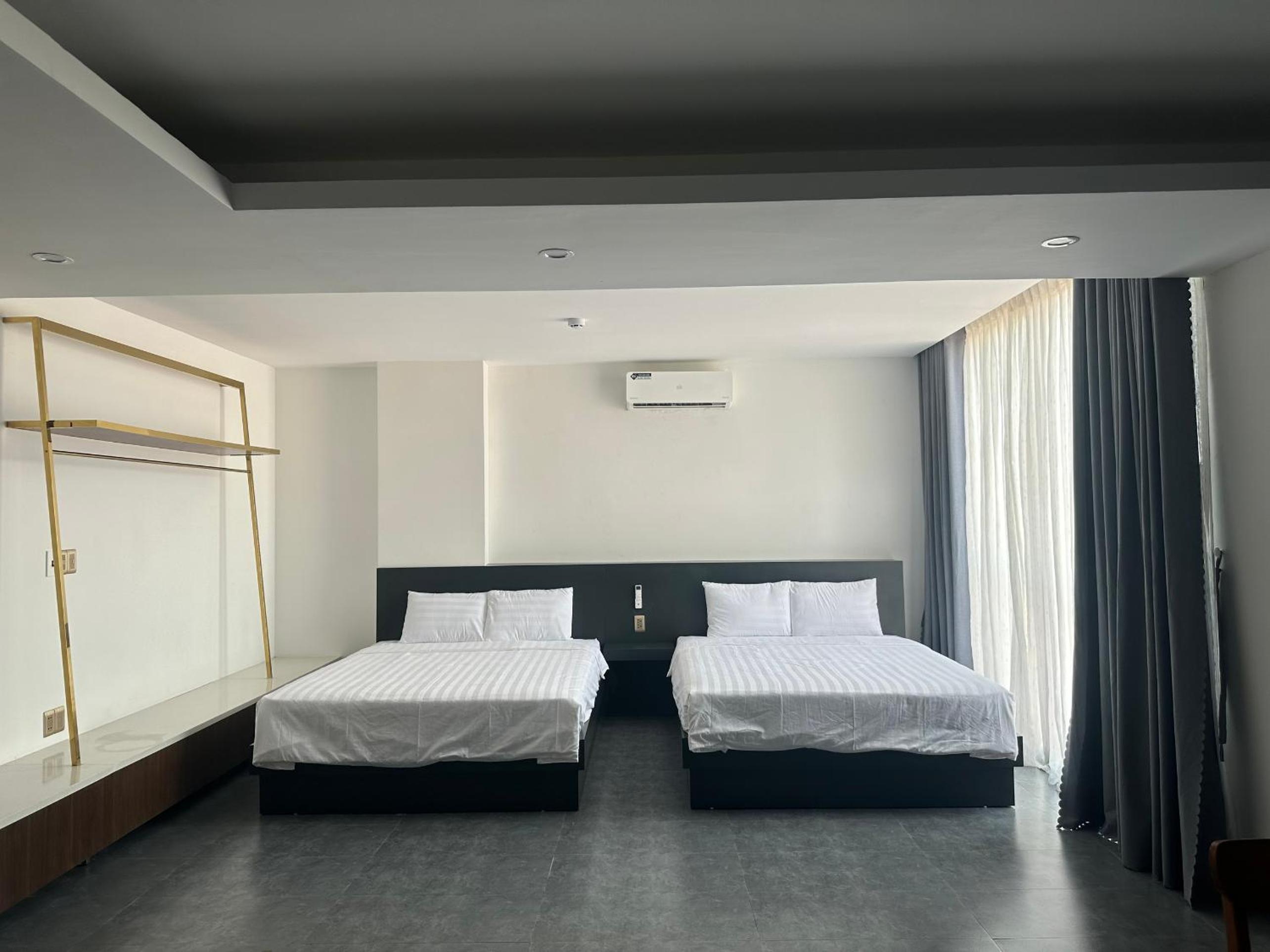 King Room with Two King Beds - Photo 1