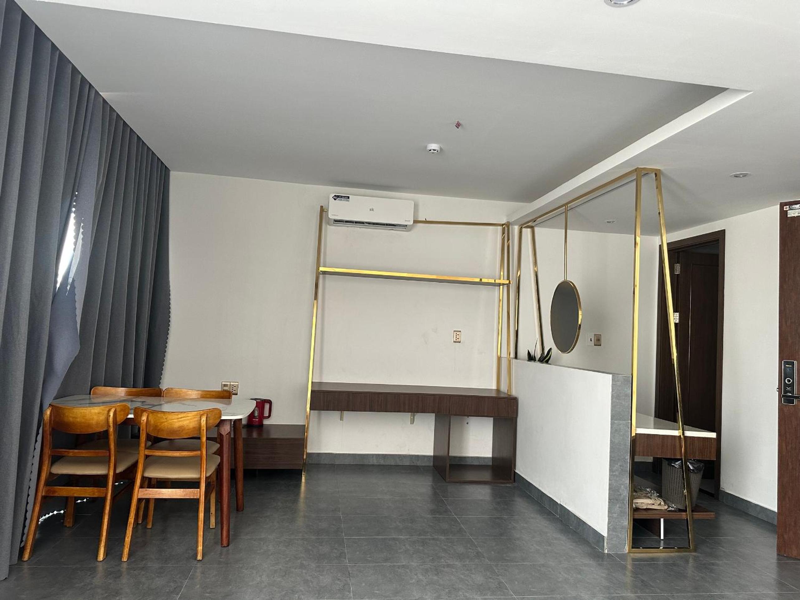 King Room with Two King Beds - Photo 2