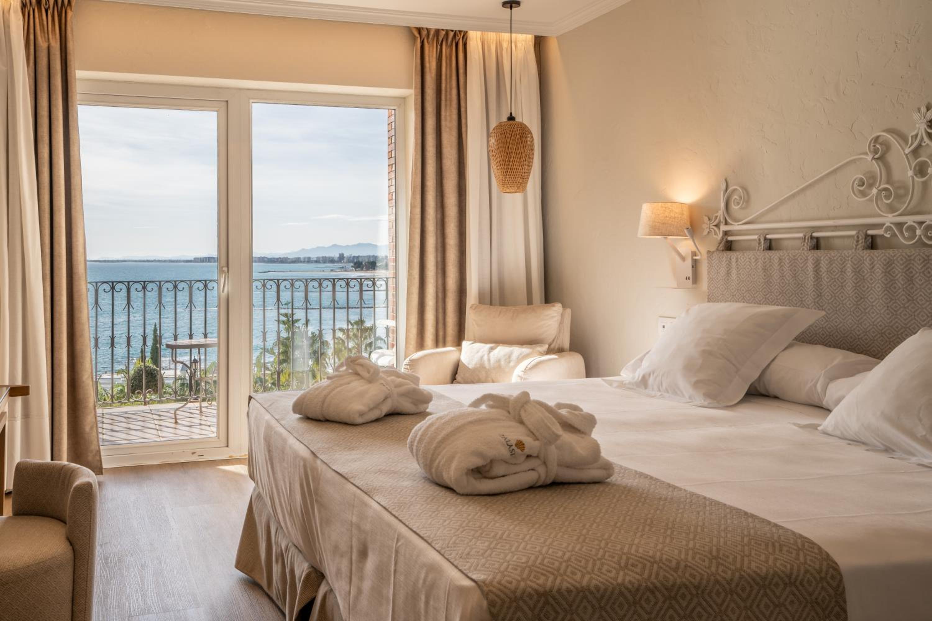 Double Room with Marine Journey and Relaxing Massage