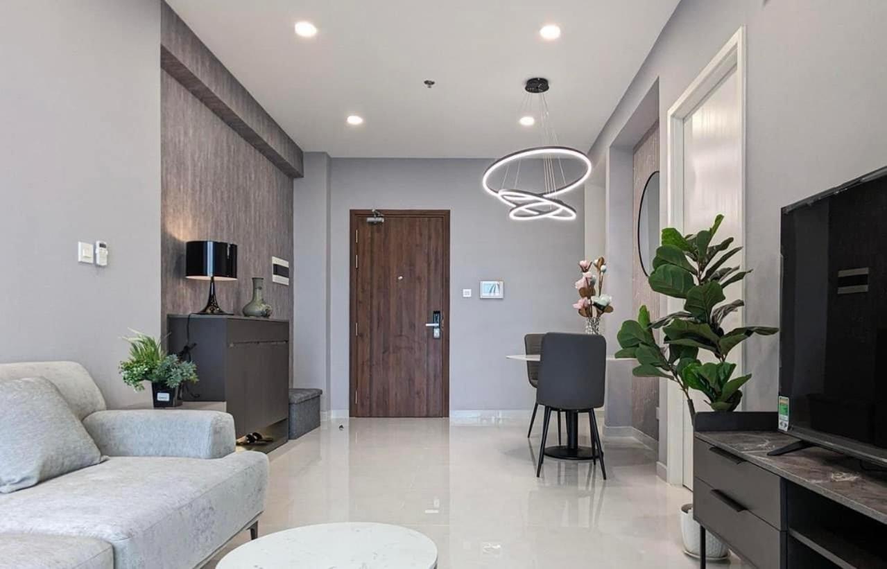 One-Bedroom Apartment - Photo 1