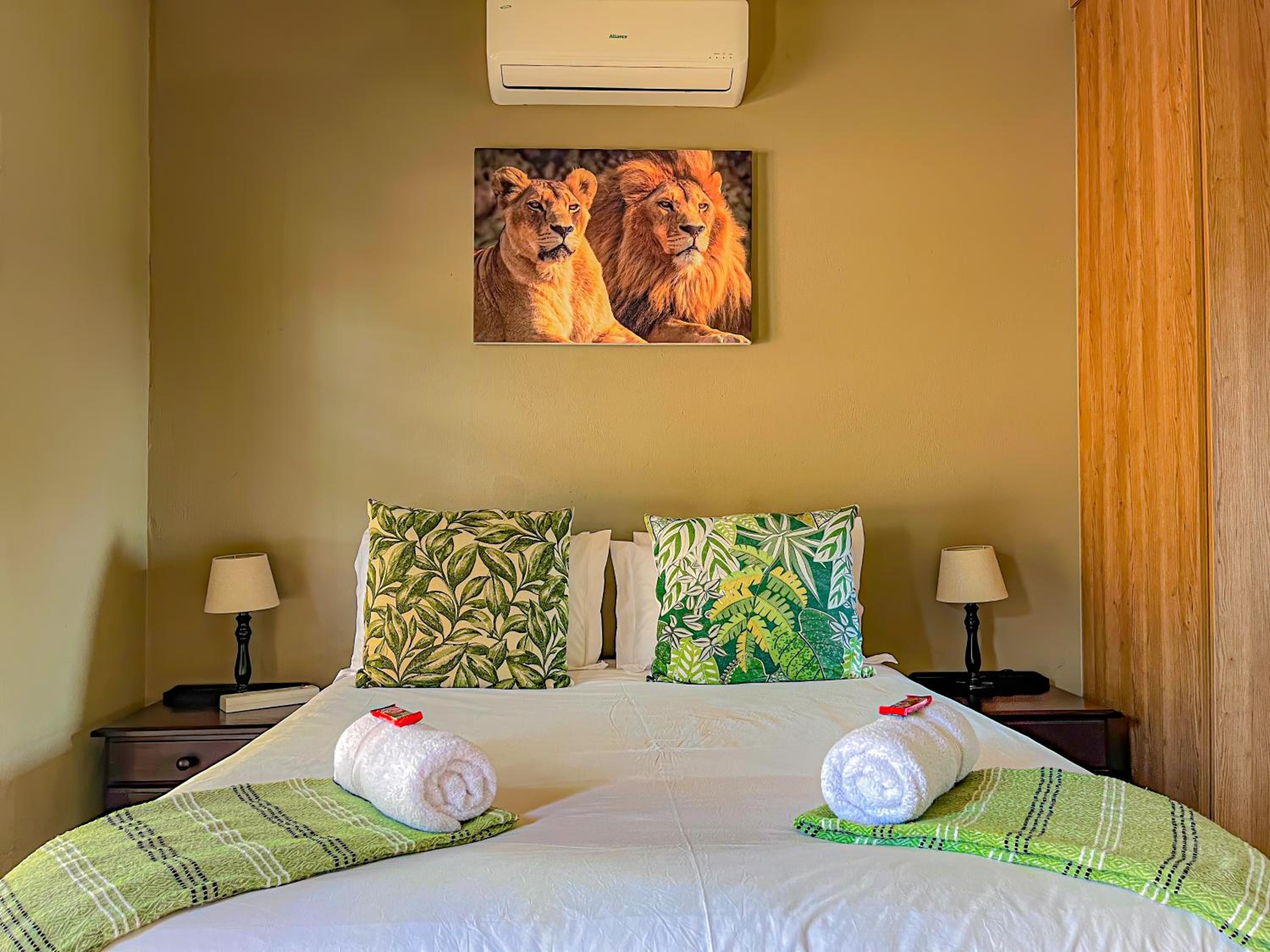 Standard Queen Room
