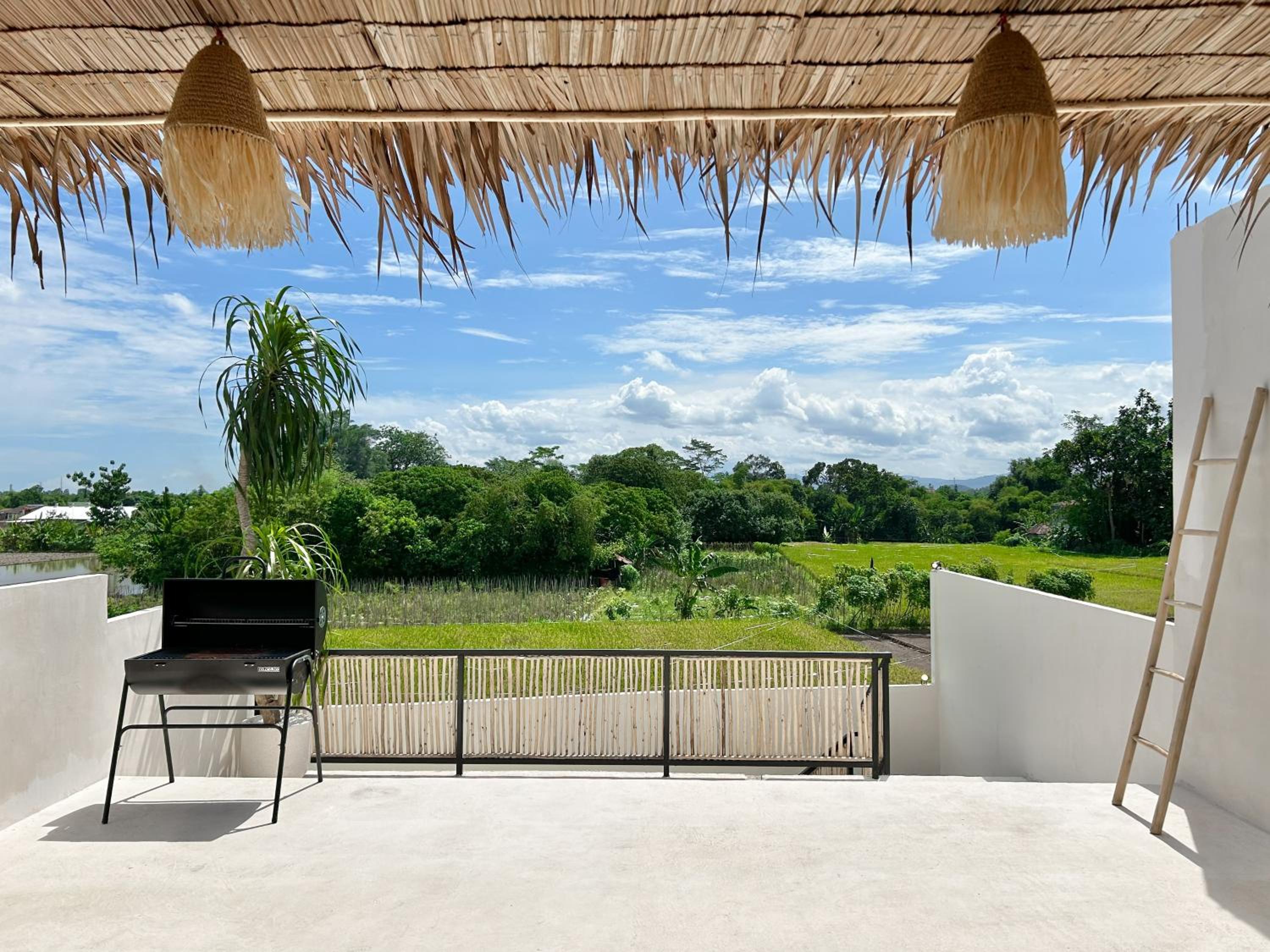 Suite with Pool View - Photo 8