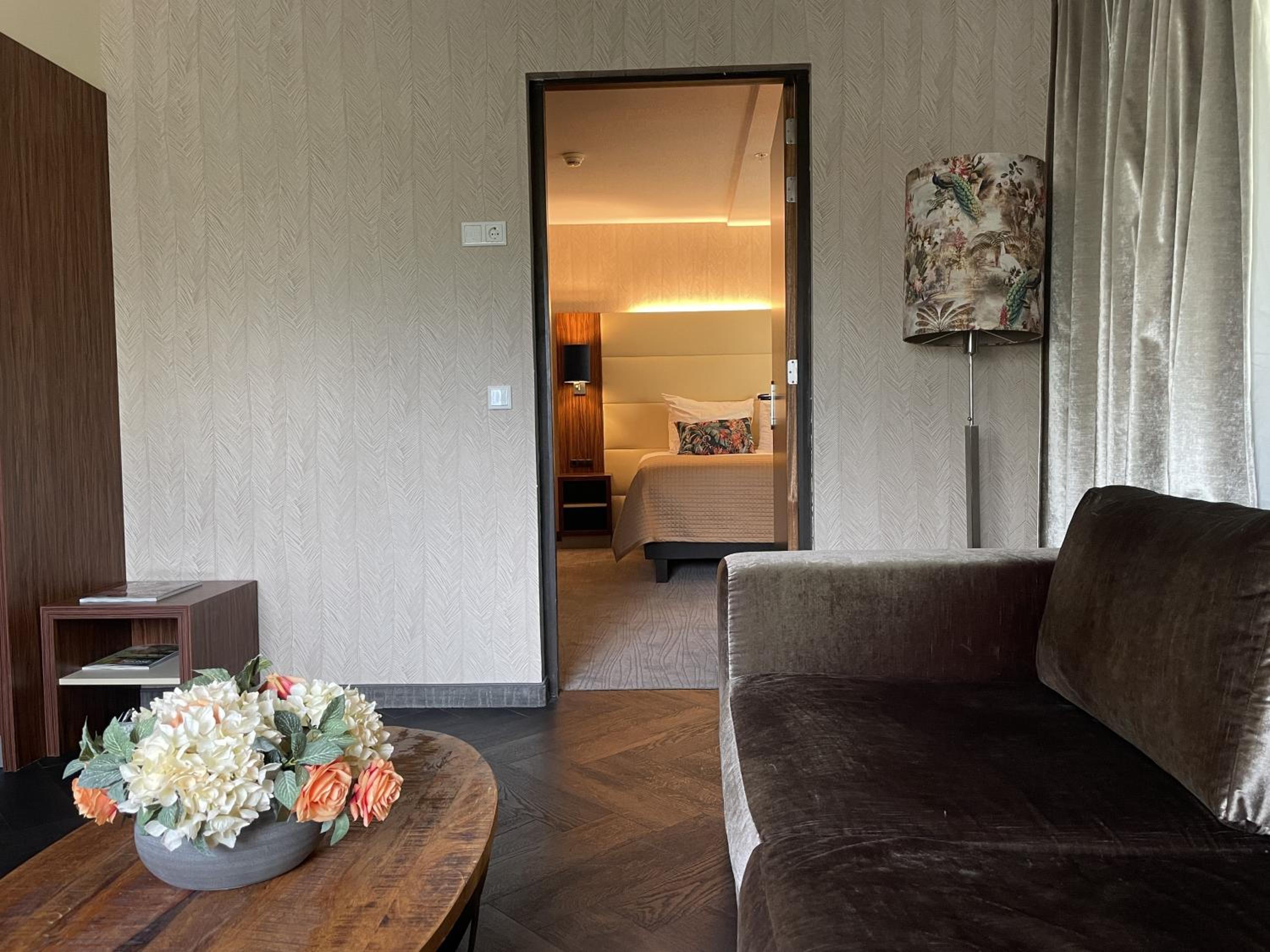 Suite - Photo 5