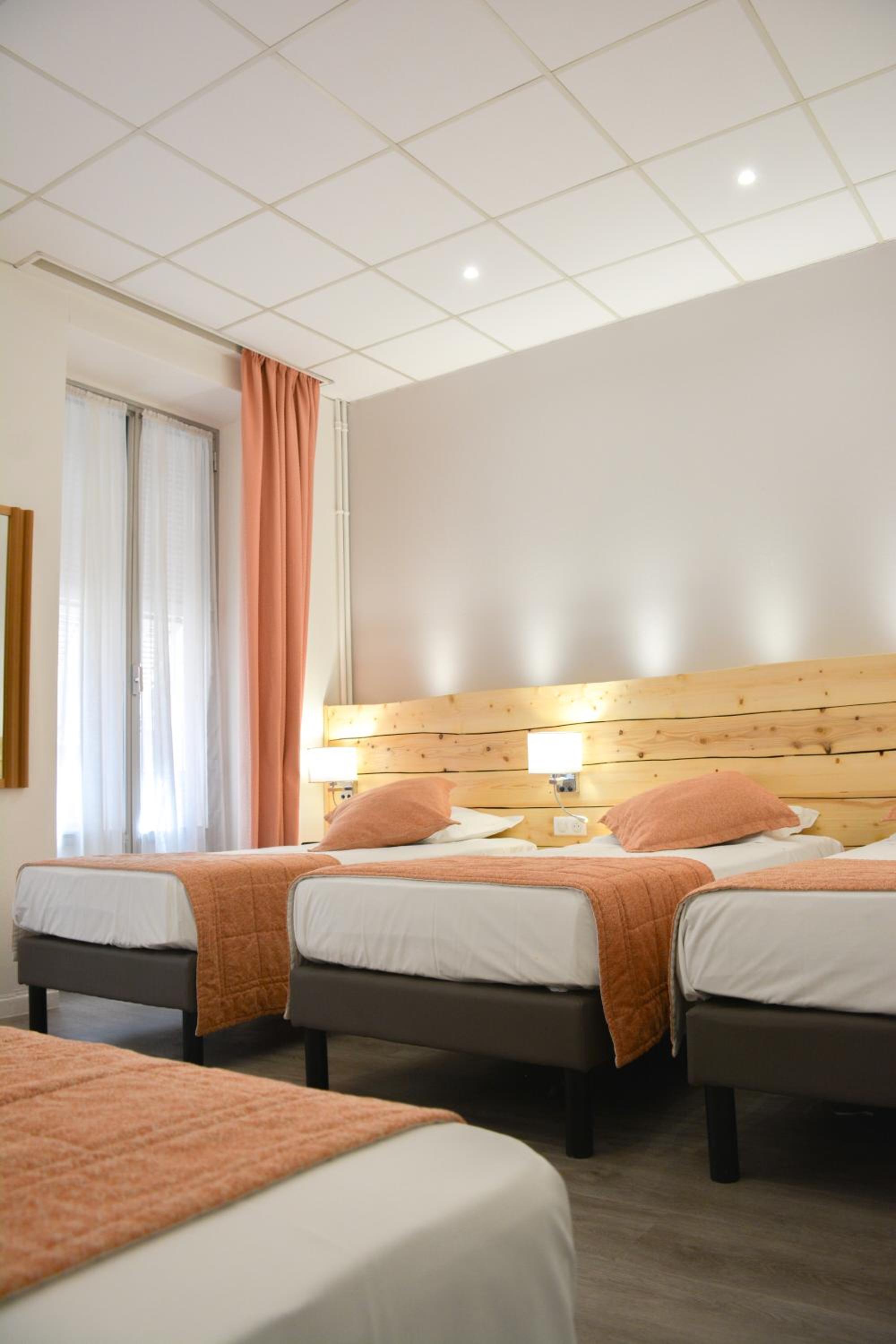 Quadruple Room - Photo 1