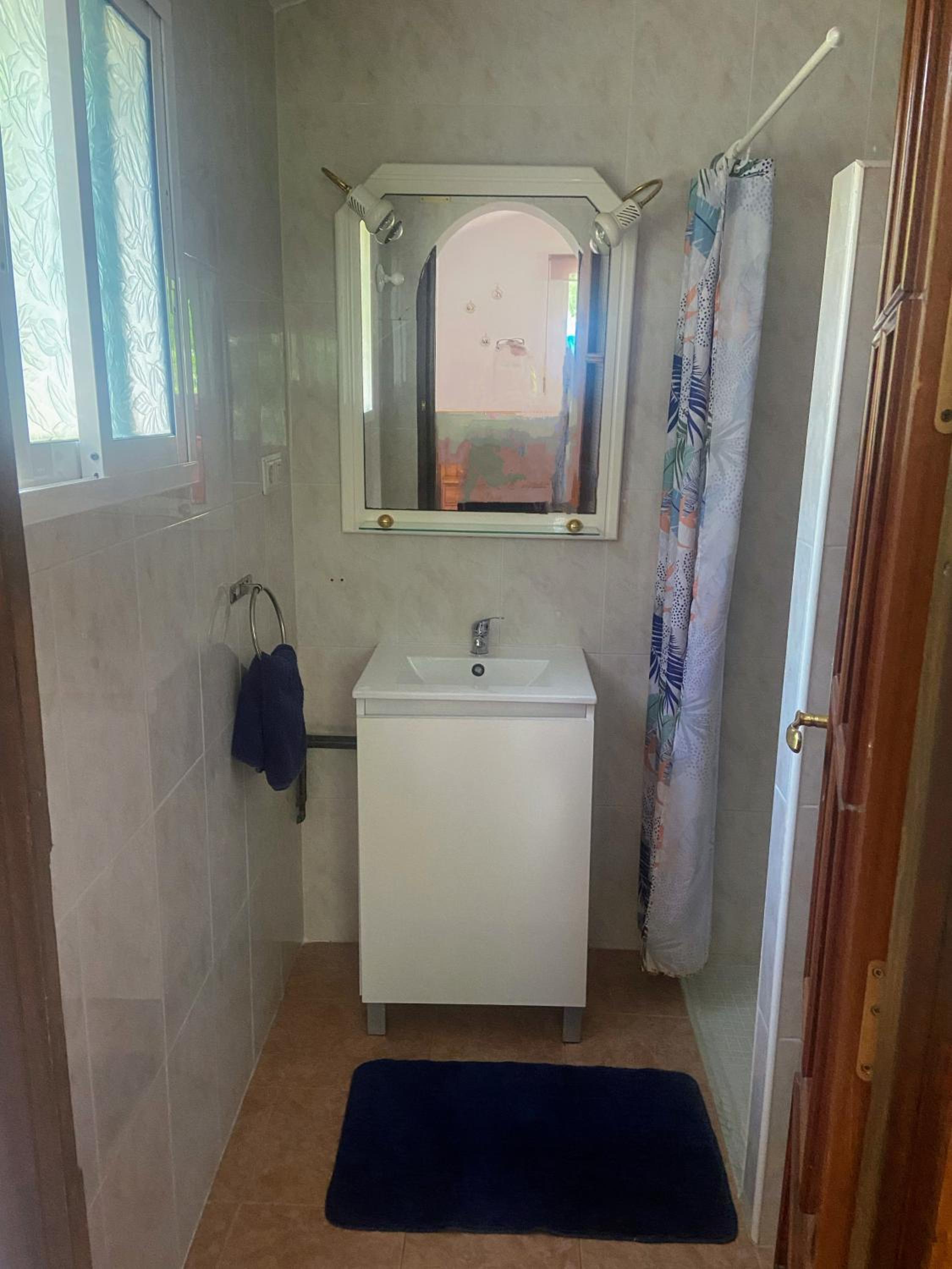 One-Bedroom House - Photo 17