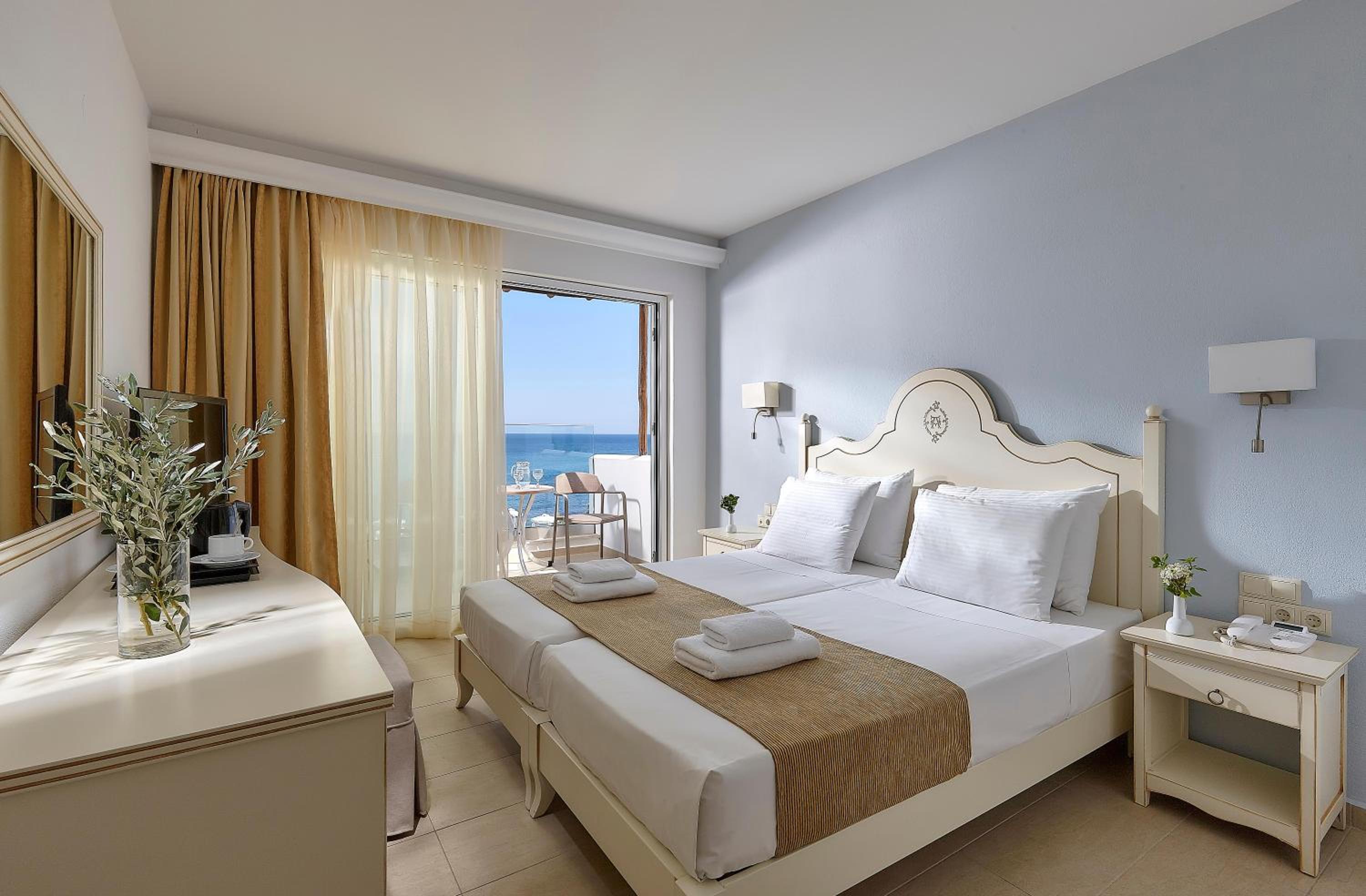 Comfort Room, Beach Front - Photo 1