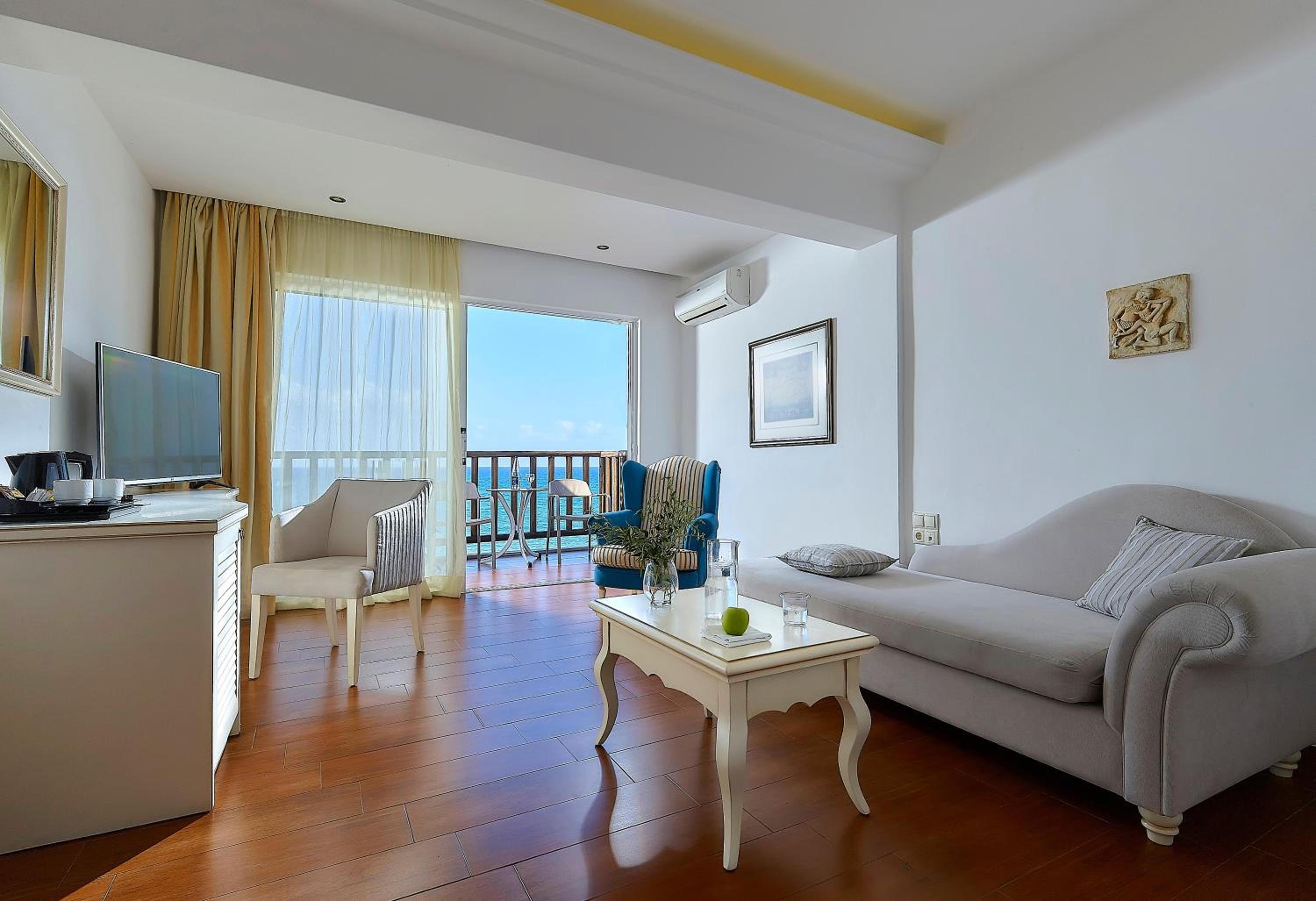 Premium Suite, 2 Rooms Beach Front - Photo 3