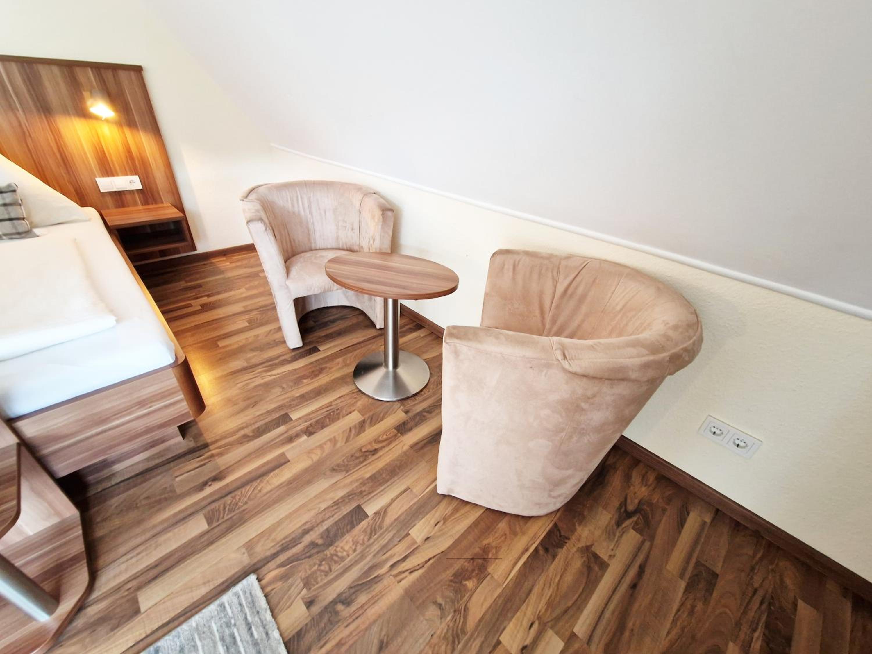 Deluxe Double Room with Balcony photo 3