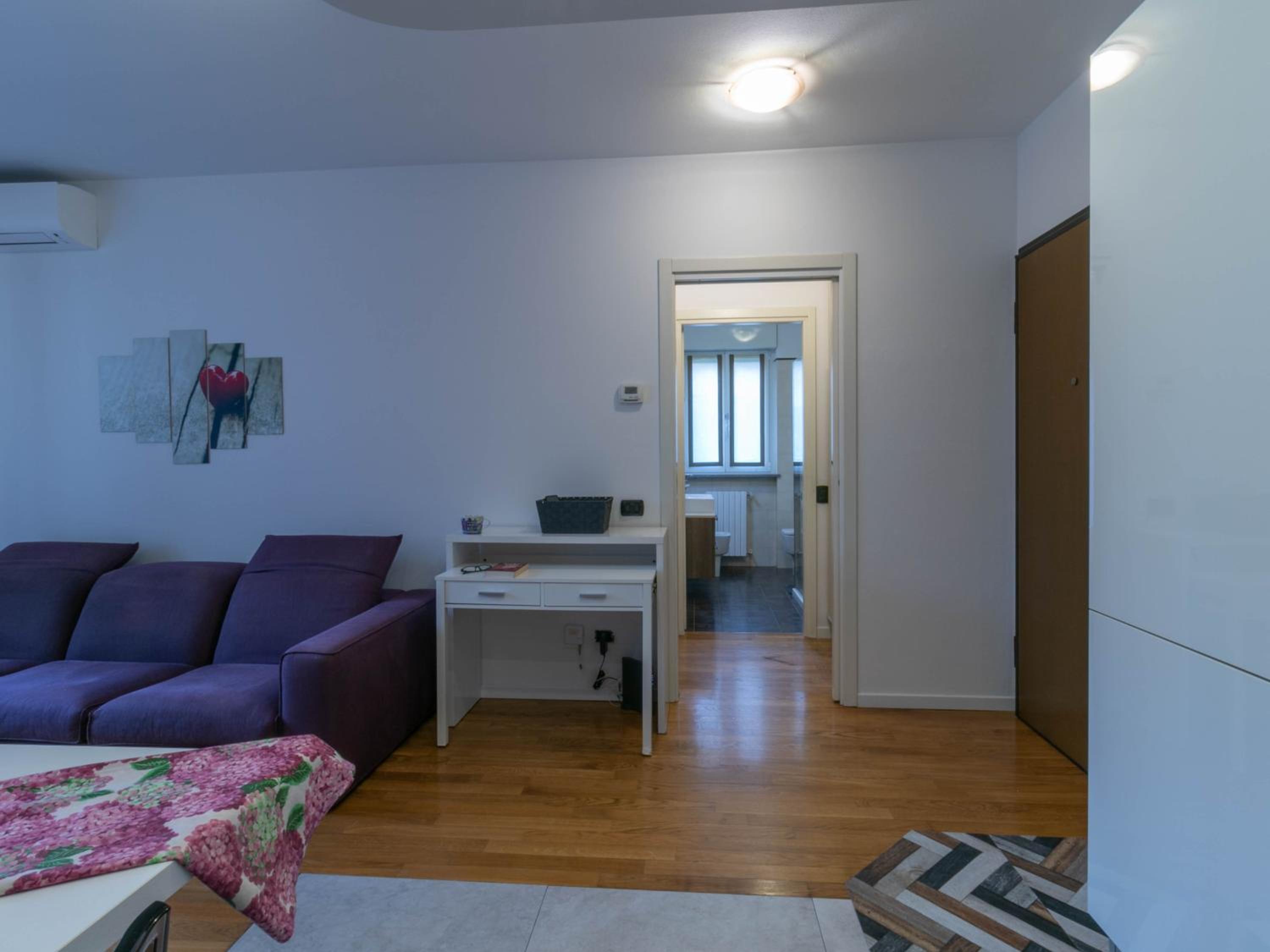 One-Bedroom Apartment photo 2