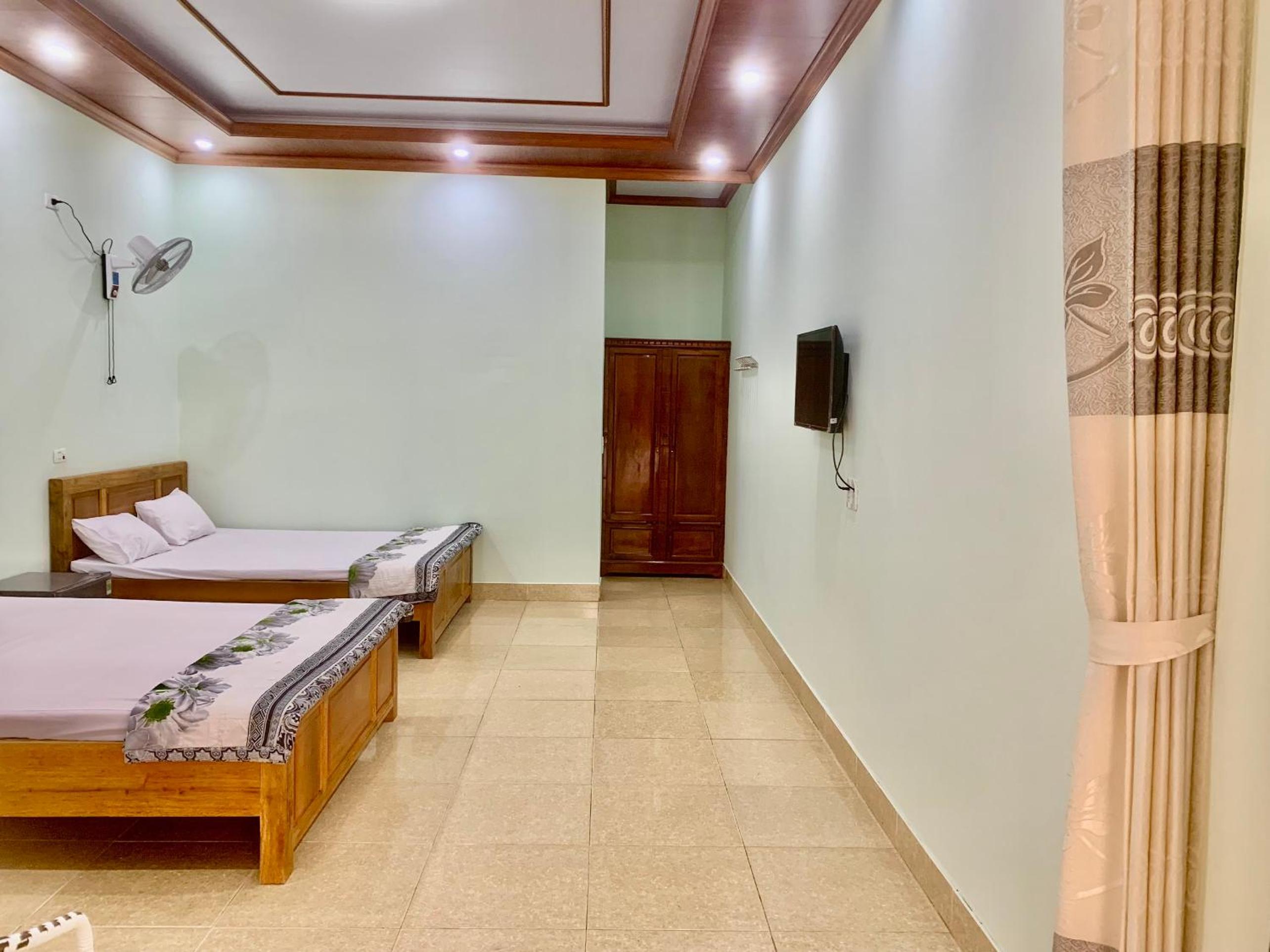 Quadruple Room with Balcony photo 3