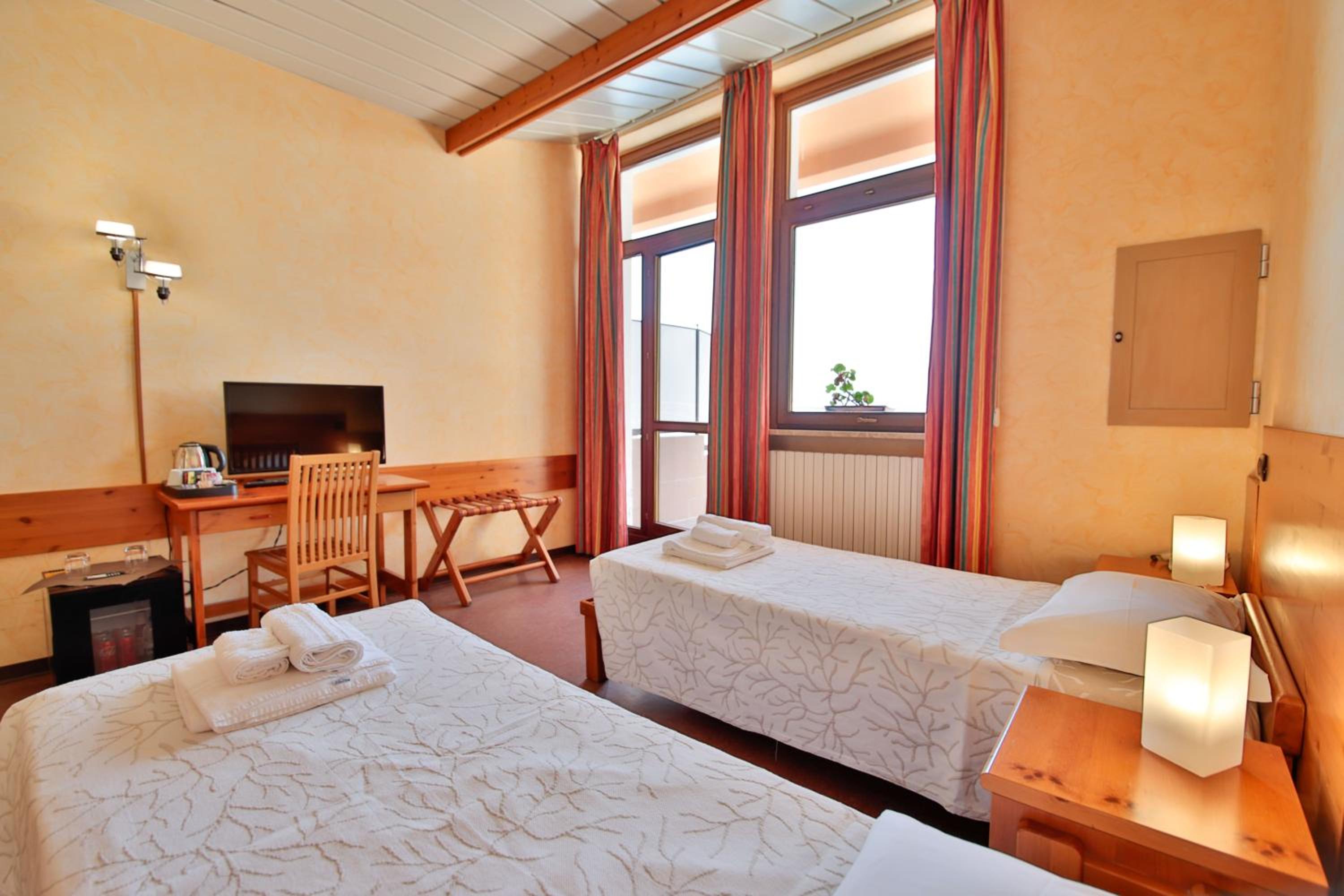 Twin Room with Terrace - Photo 1
