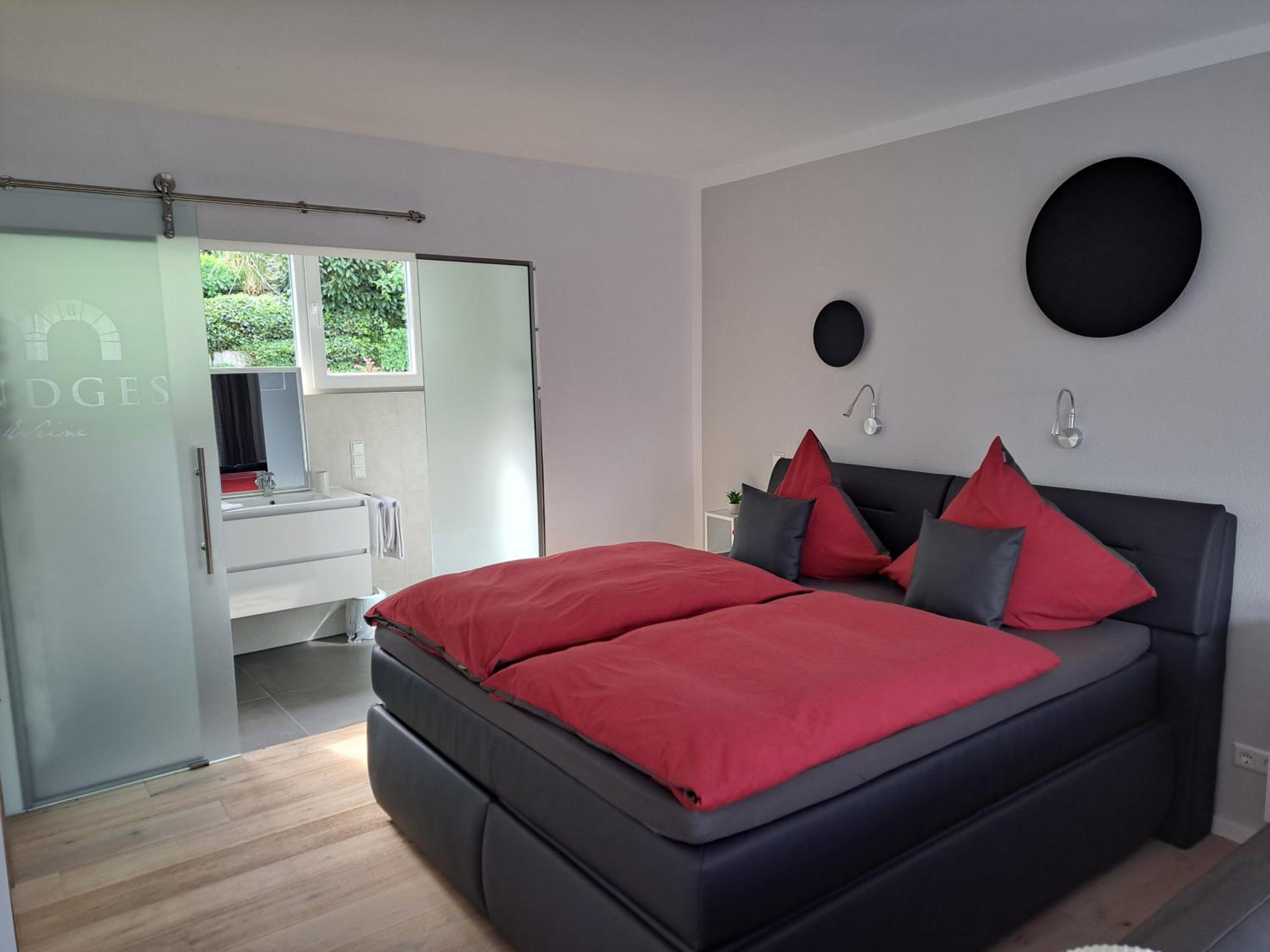 One-Bedroom Apartment with Balcony and Water View photo 1