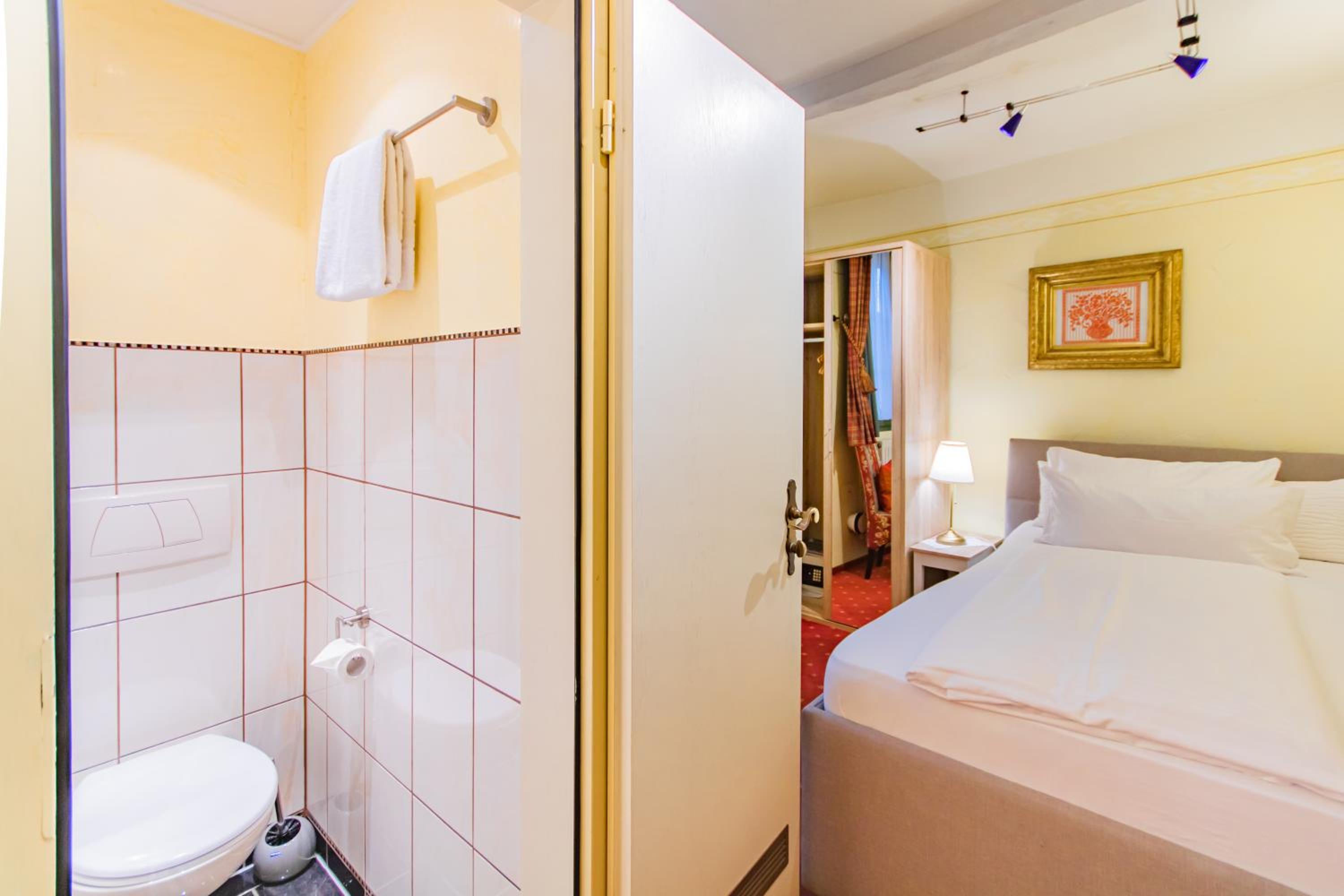 Single Room photo 3
