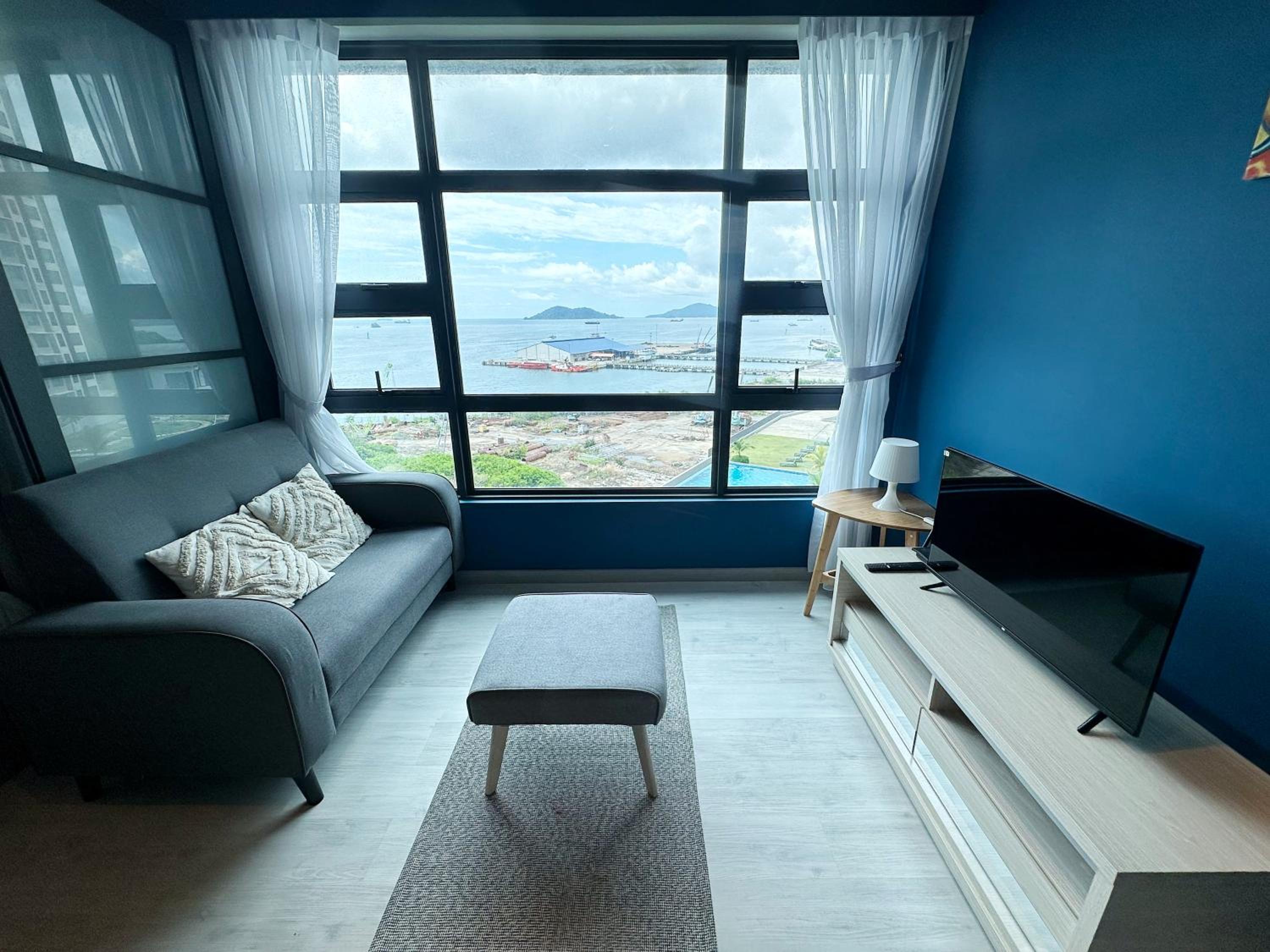 Family Room with Sea View - Photo 6