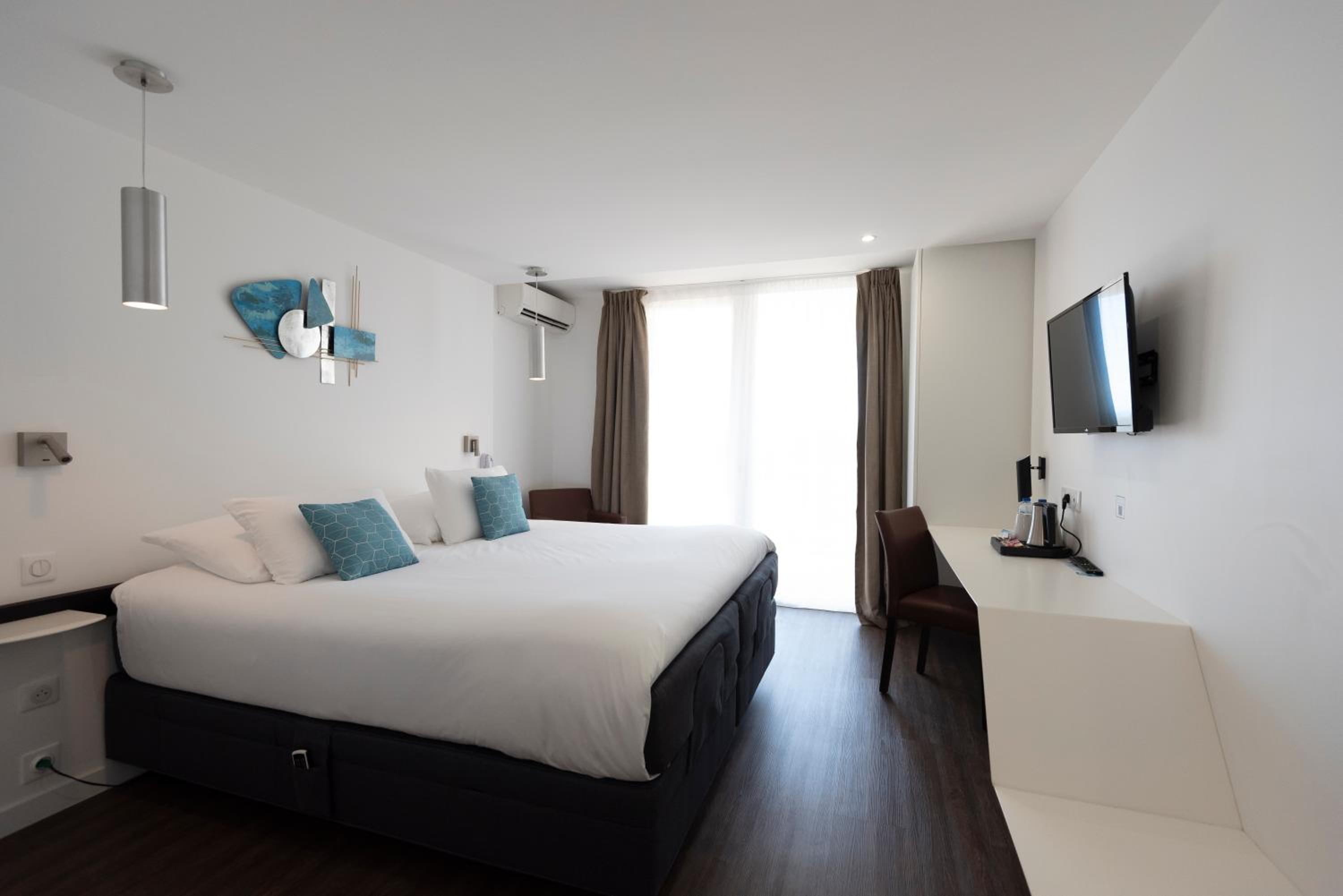Standard Double or Twin Room with Spa Access - Photo 5