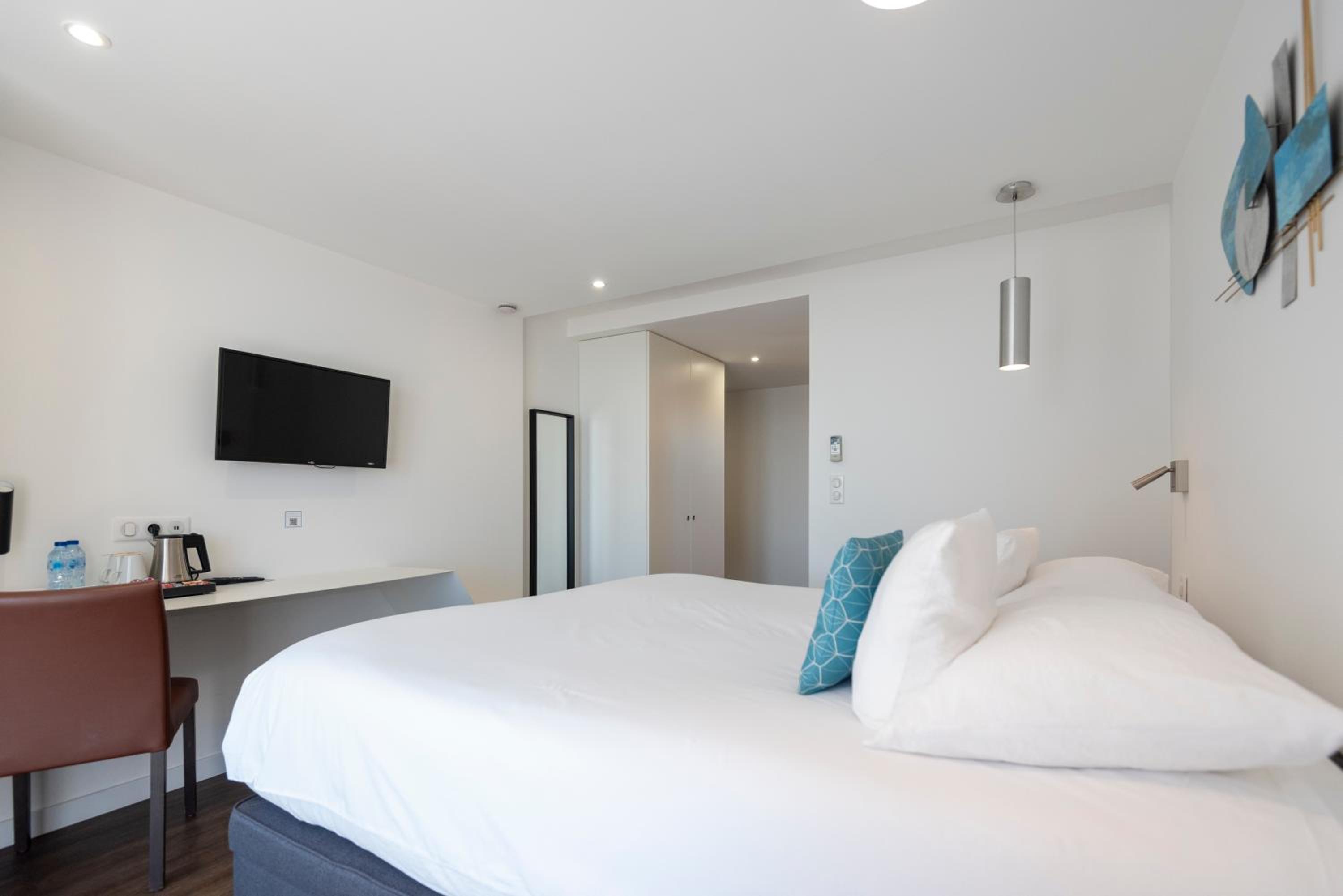 Standard Double or Twin Room with Spa Access - Photo 6