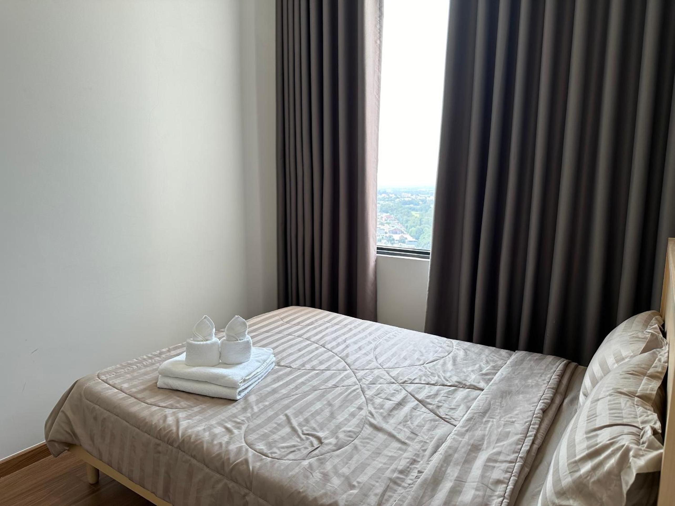 Three-Bedroom Apartment - Photo 11