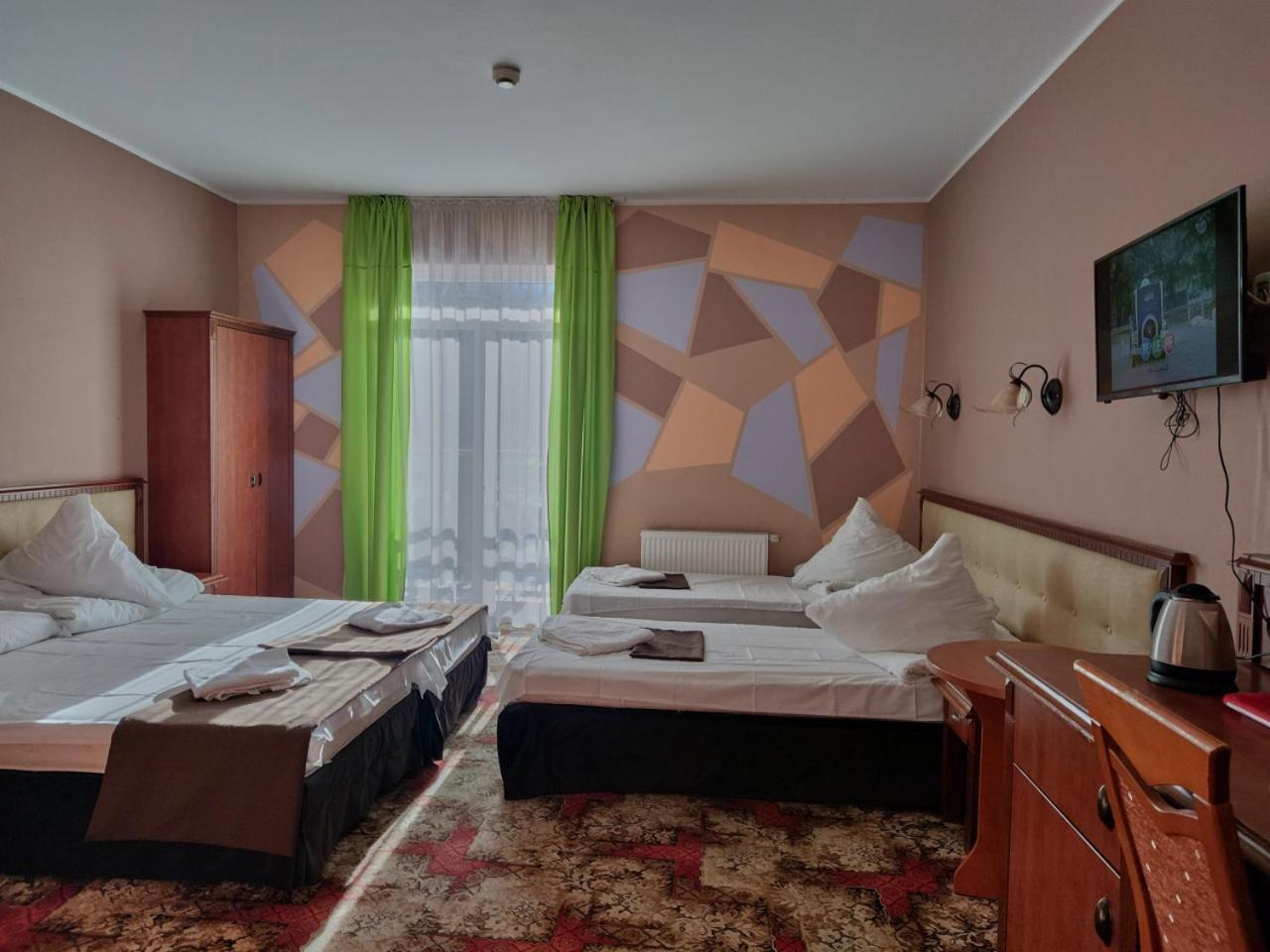 Quadruple Room - Photo 3