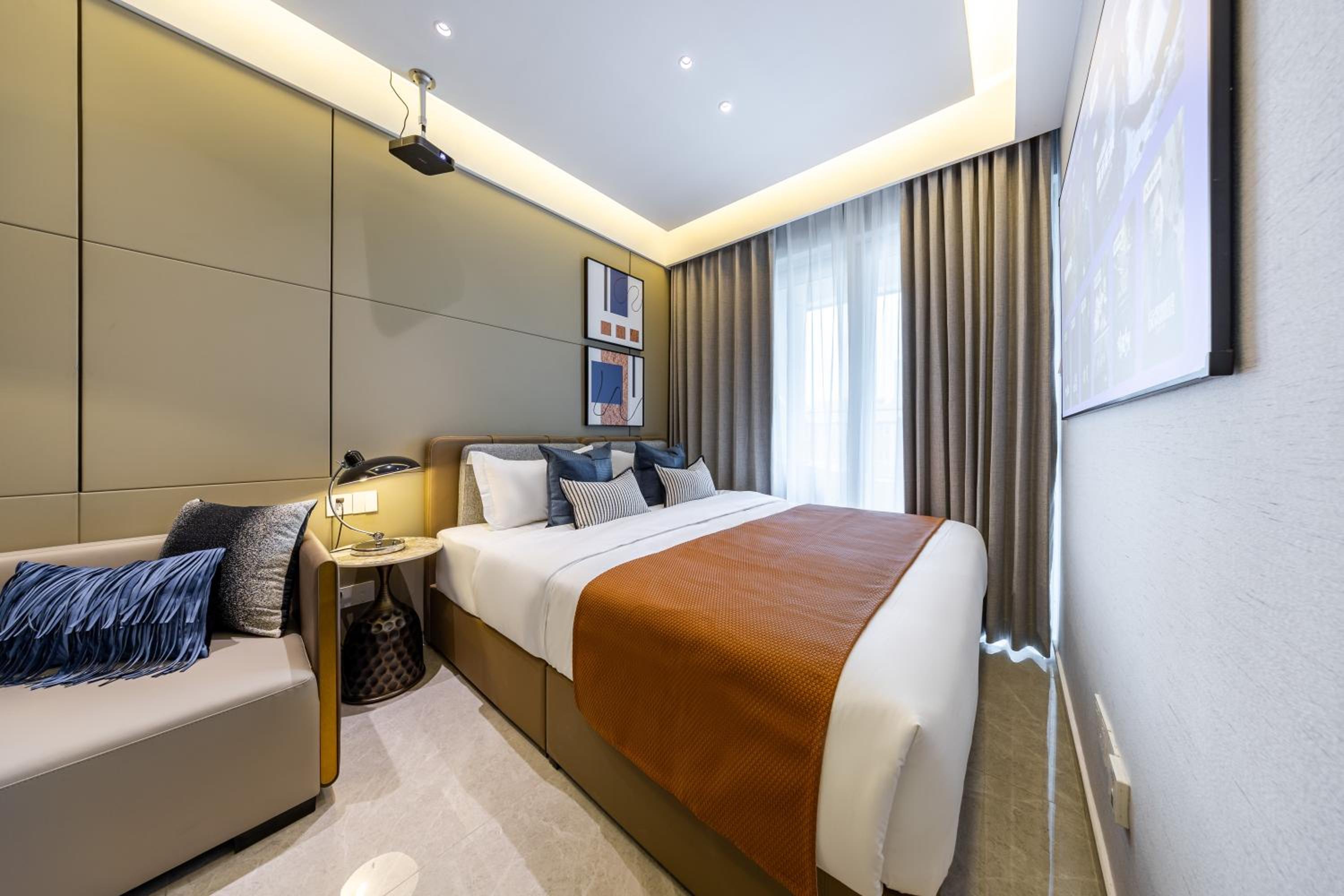 Superior King Room