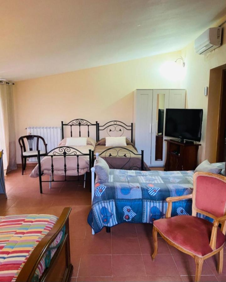 Triple Room with Private Bathroom - Photo 1