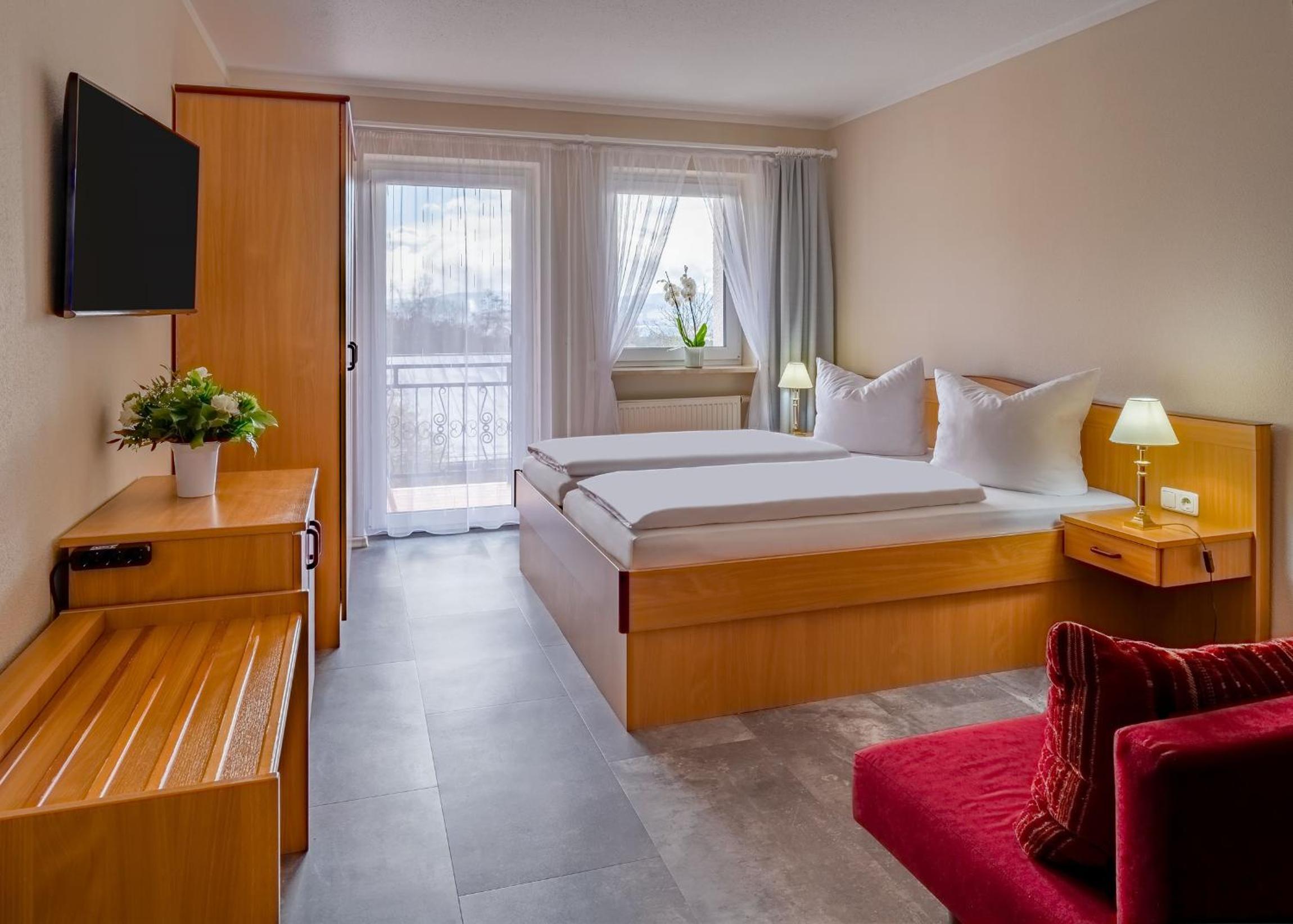 Deluxe Double Room with Balcony photo 3