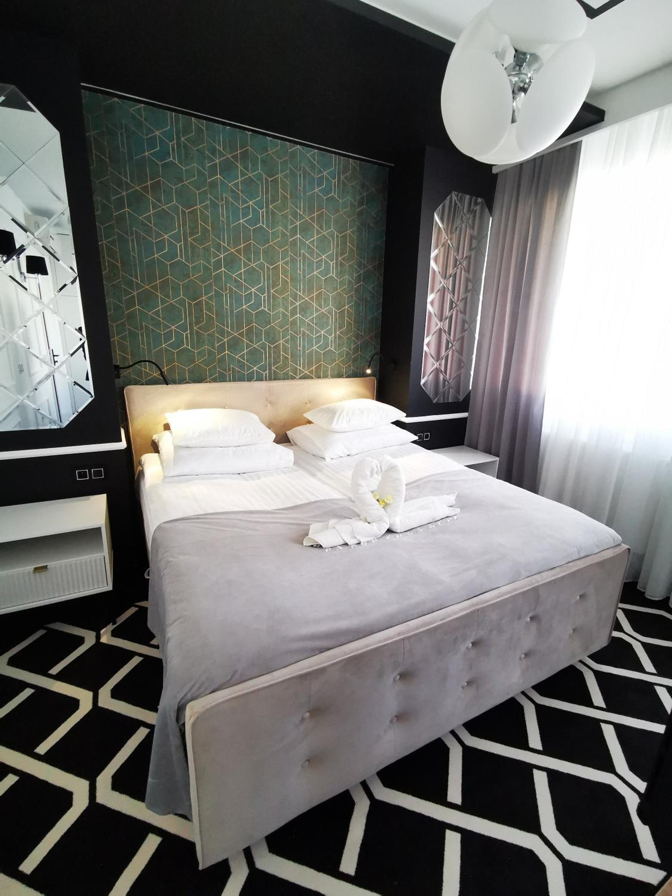 Deluxe Double Room with Shower