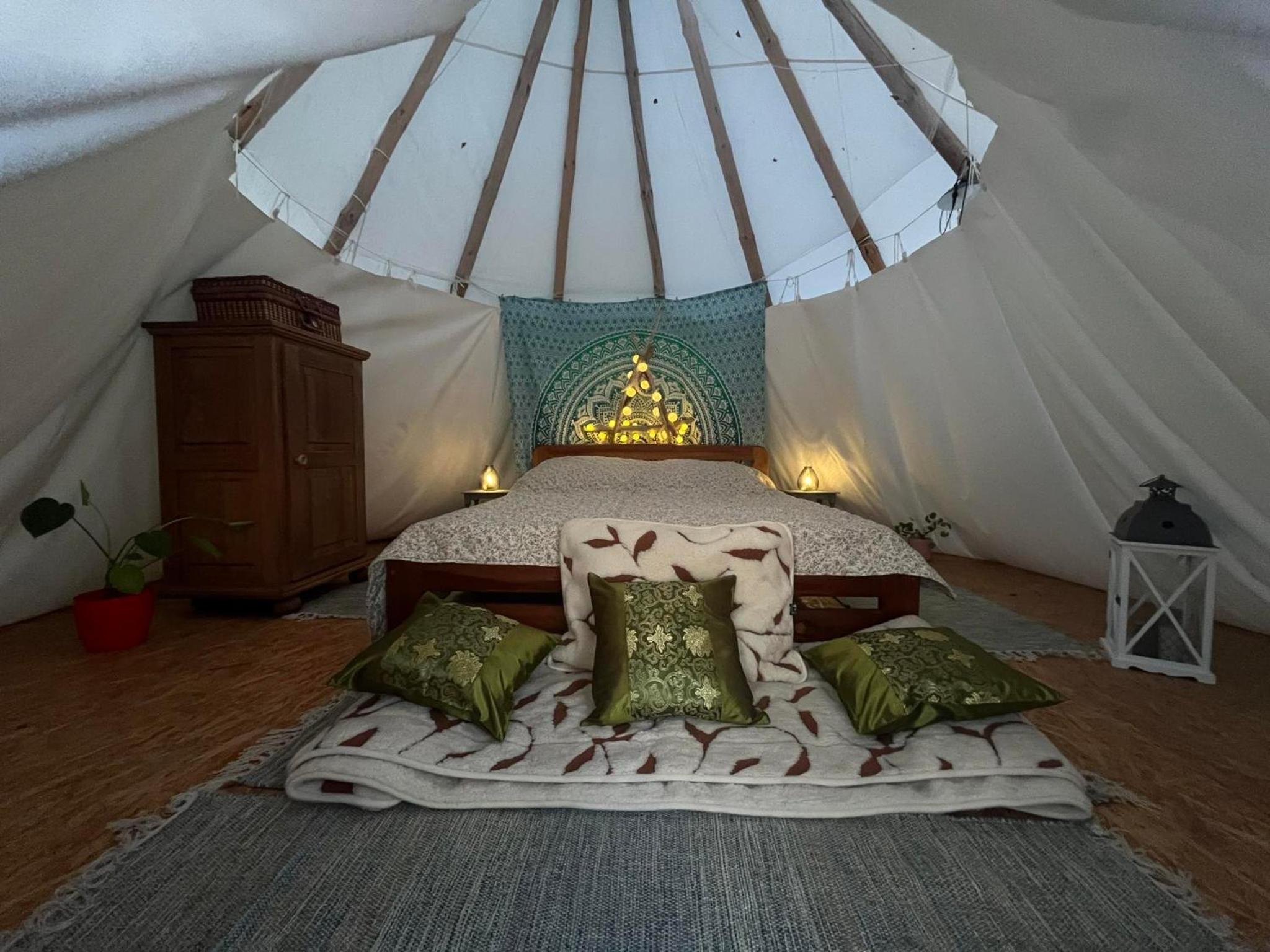 Tent - Photo 1