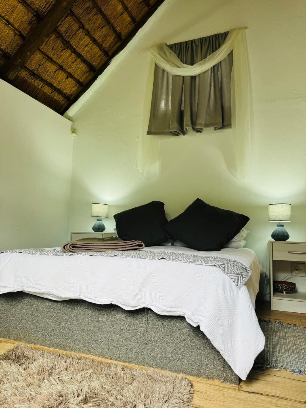 Deluxe Double Room with Extra Bed photo 1
