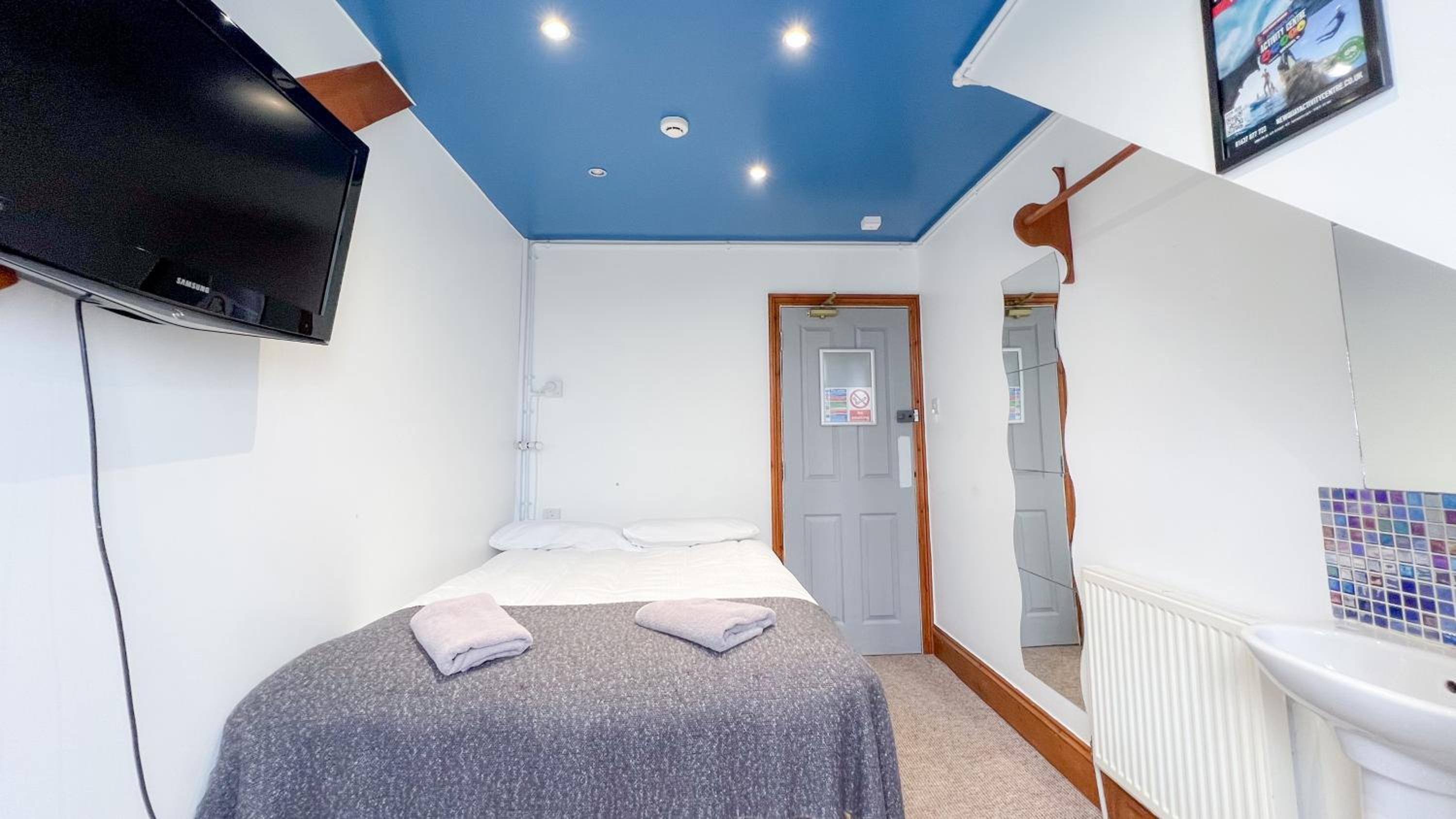 Double Room with Shared Bathroom