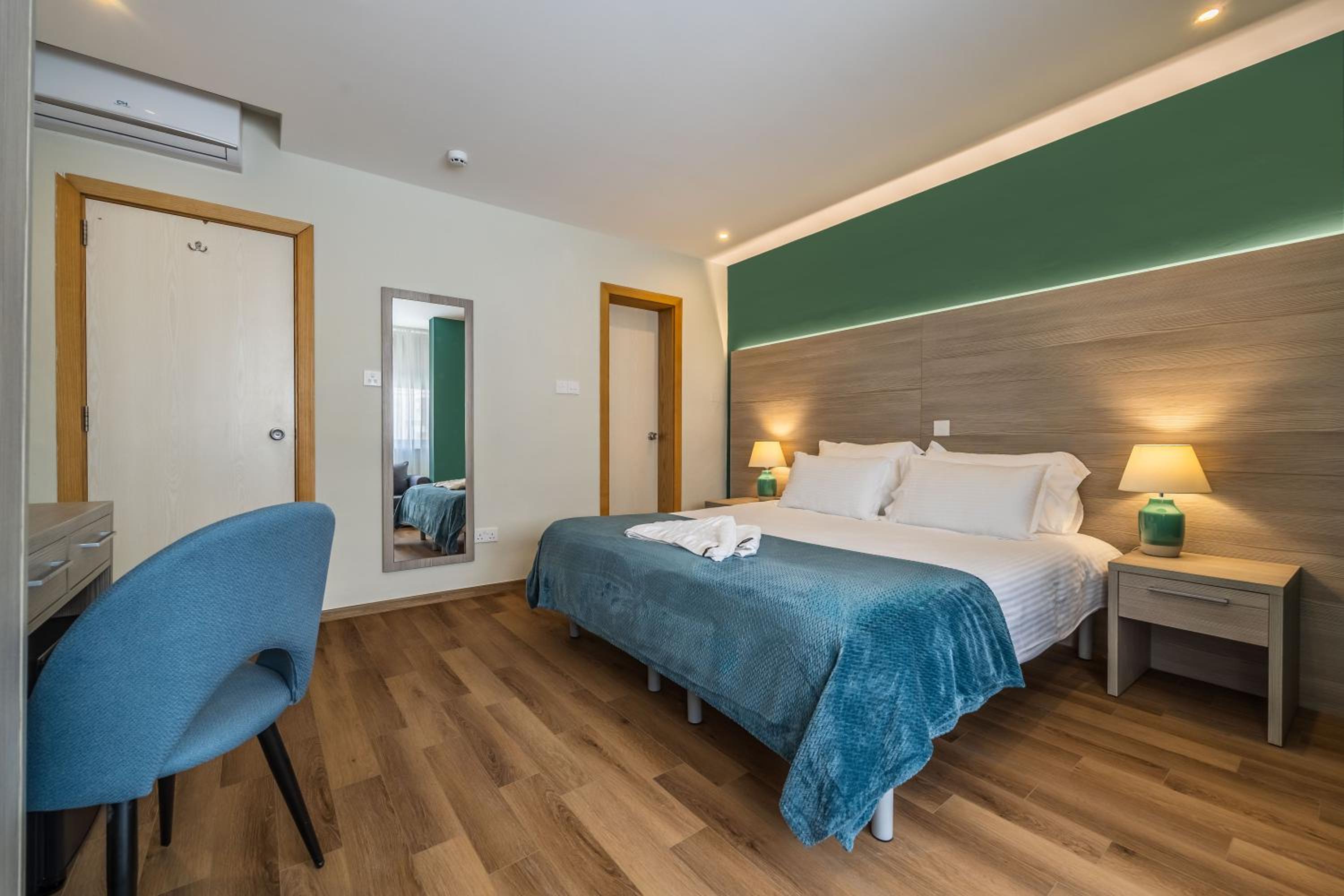 Superior Double or Twin Room photo 2