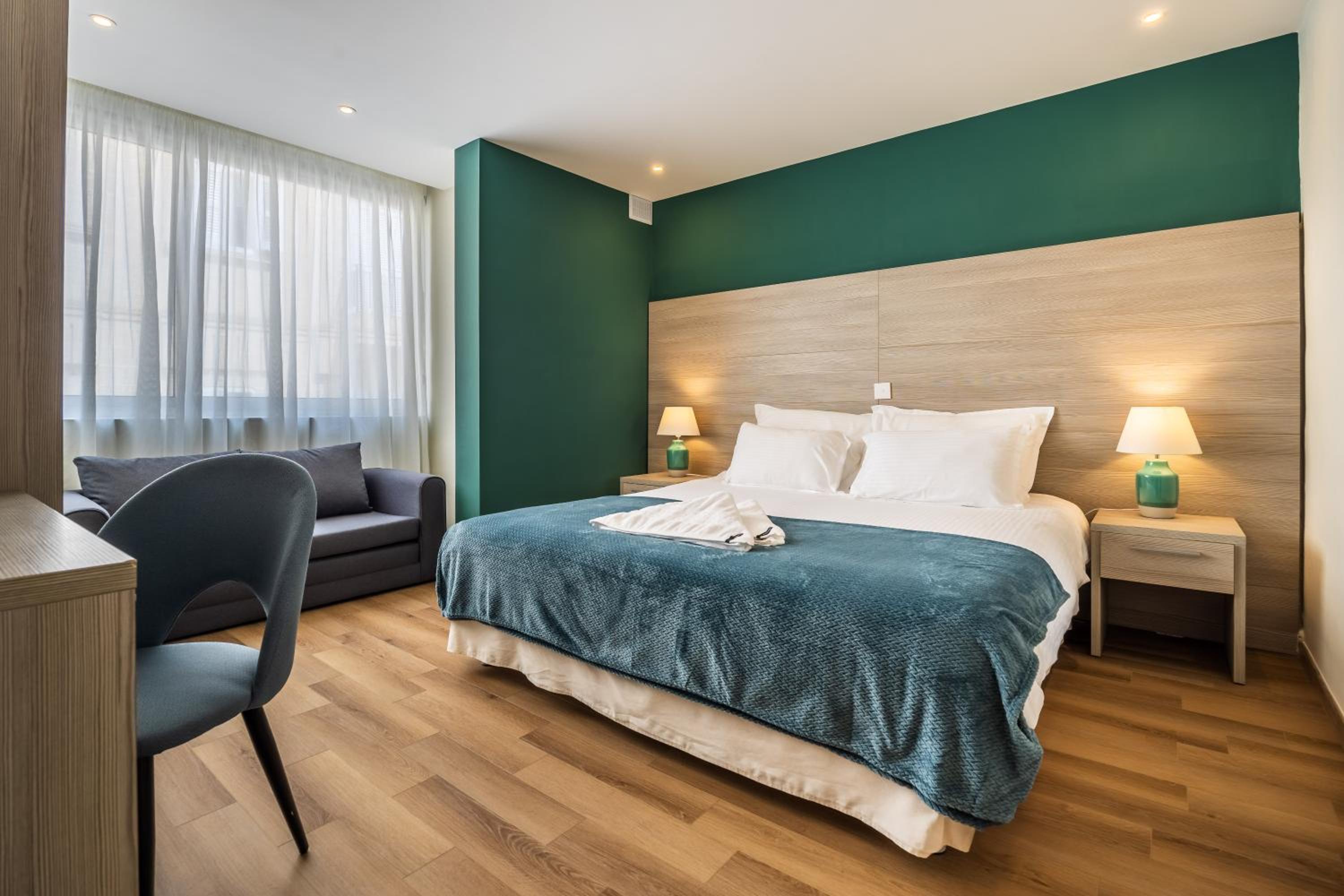 Superior Double or Twin Room photo 3