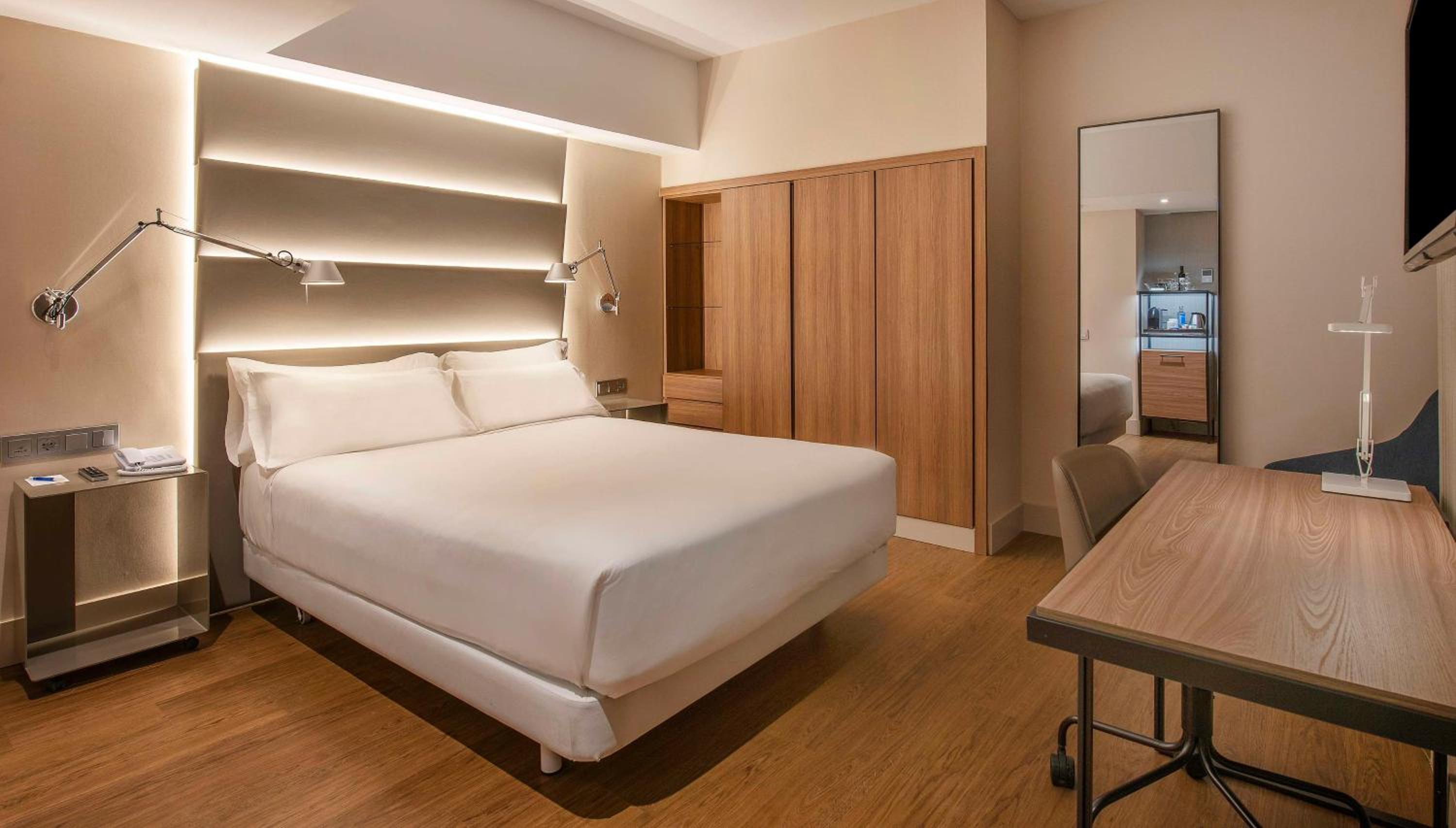 Family Quadruple Room (2 Adults + 2 Children)