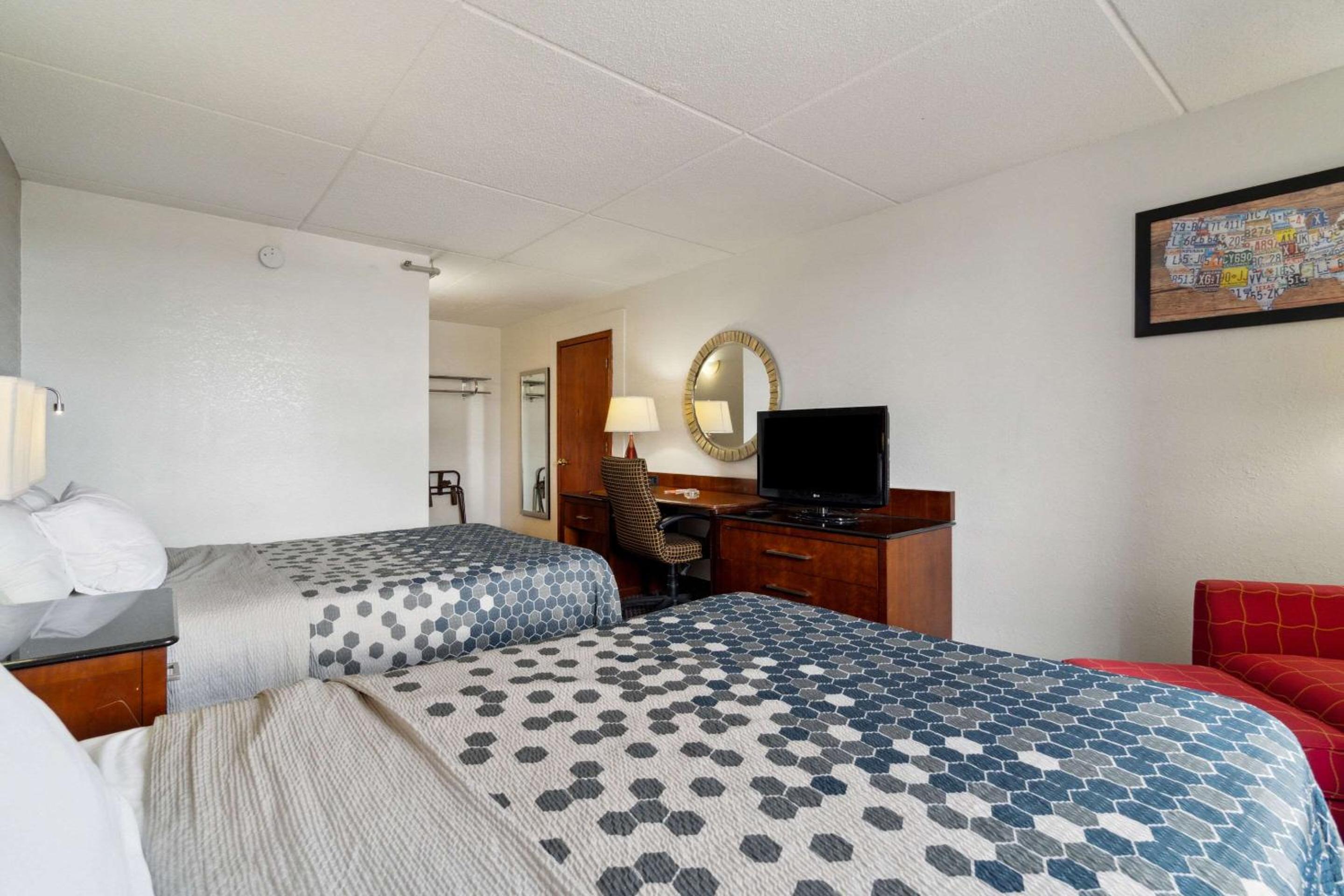Double Room with Two Double Beds - Non Smoking - Photo 4