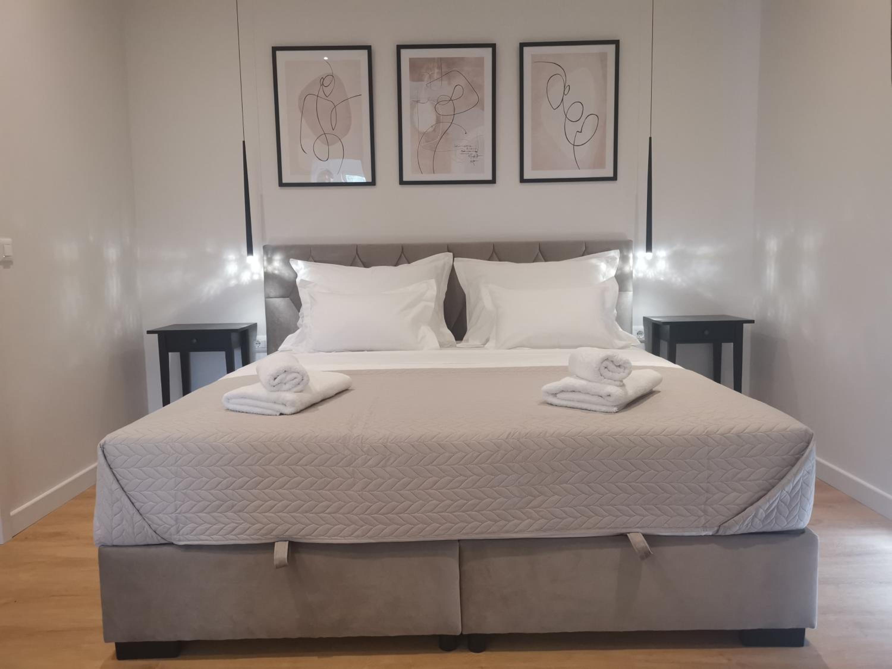 Three-Bedroom Deluxe Apartment photo 1