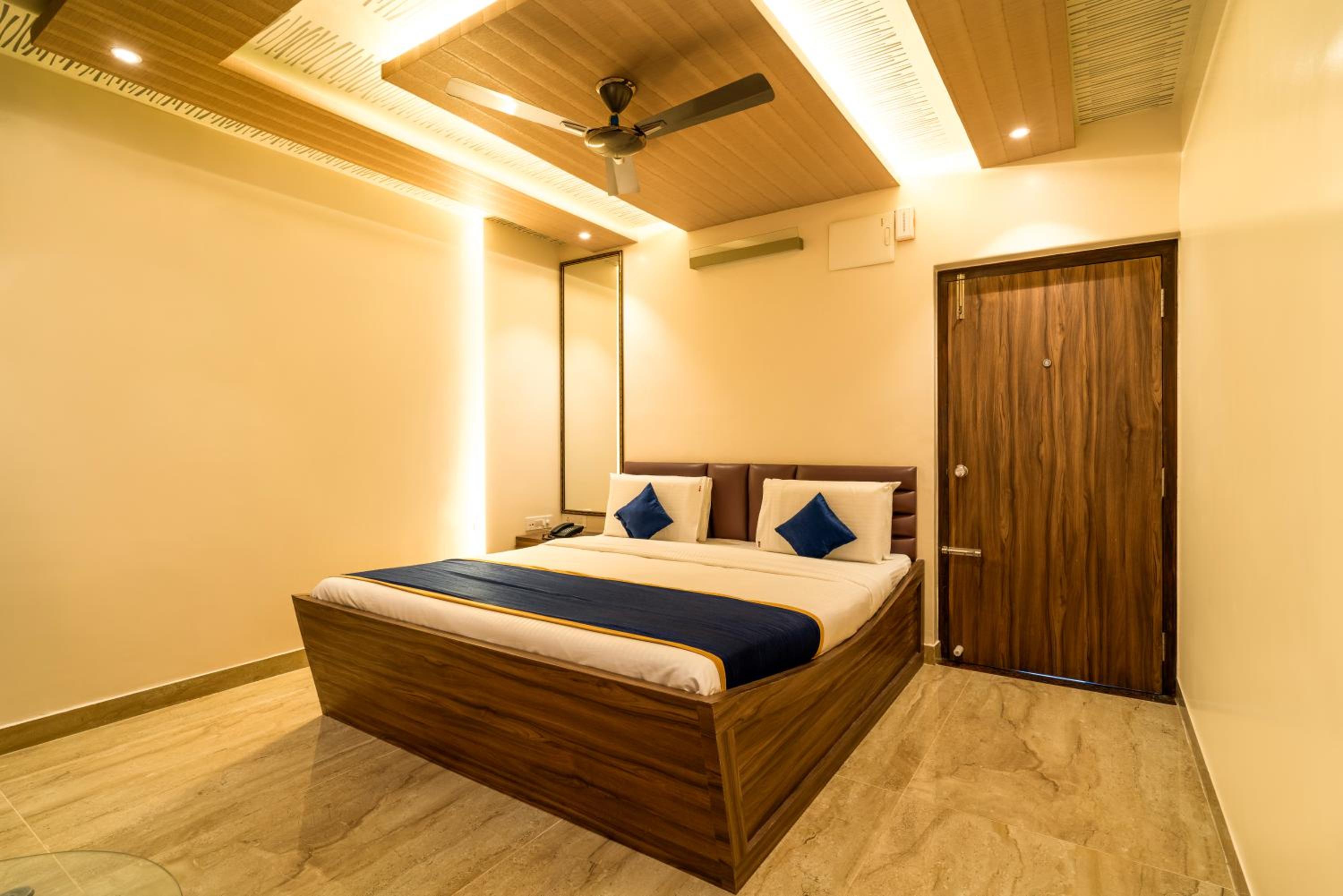 Economy Triple Room photo 1